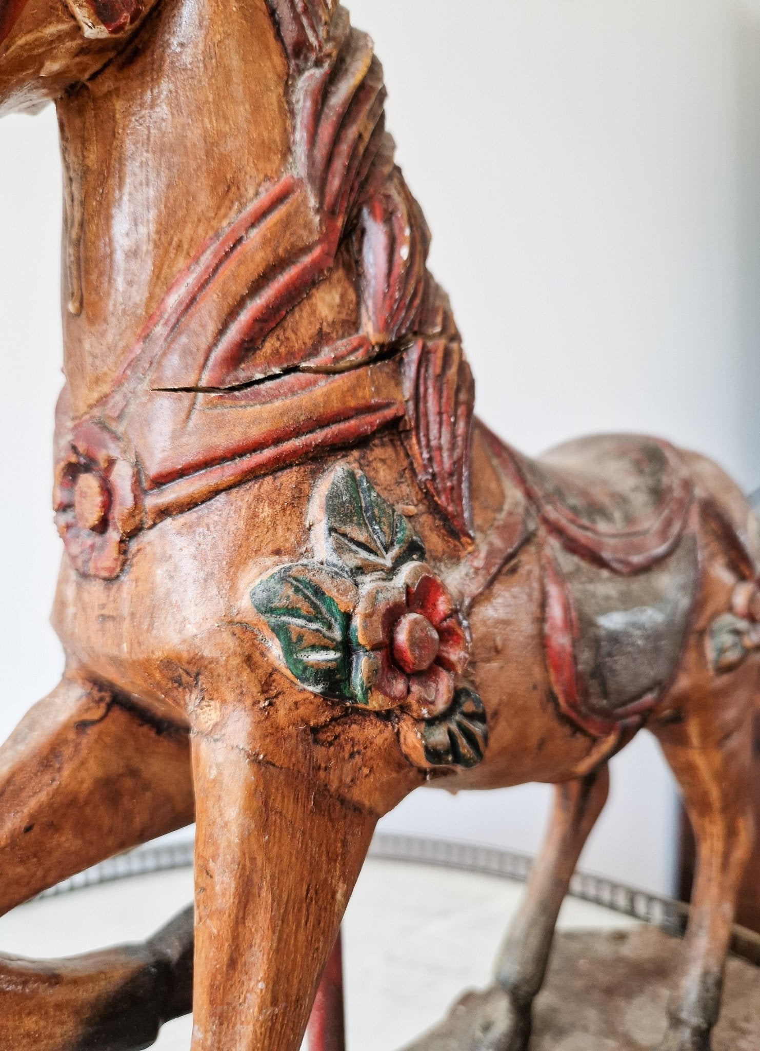 Cheval en bois ancien 1900 en bois polychrome, cheval carrousel jouet - Ethic Atelier