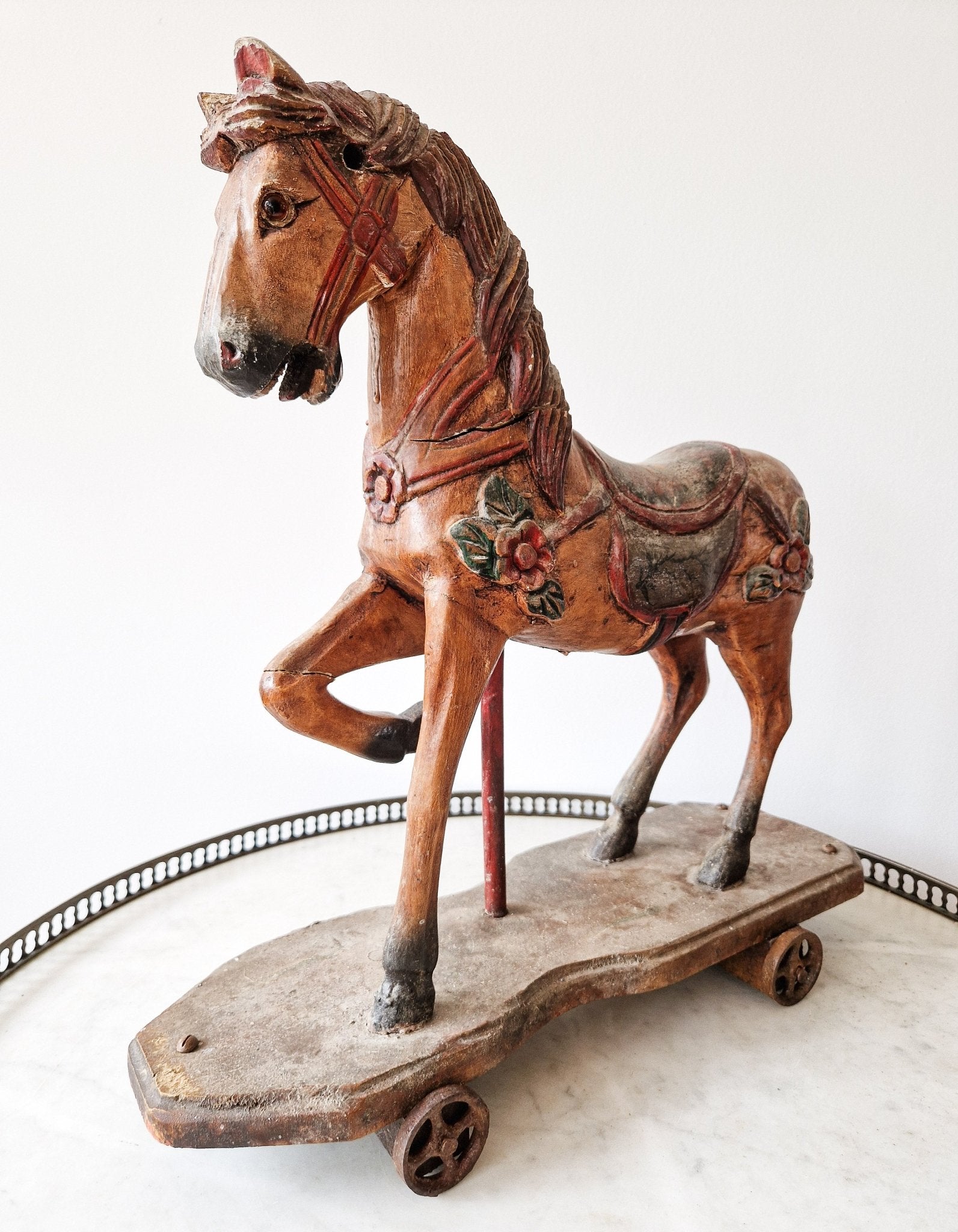 Cheval en bois ancien 1900 en bois polychrome, cheval carrousel jouet - Ethic Atelier