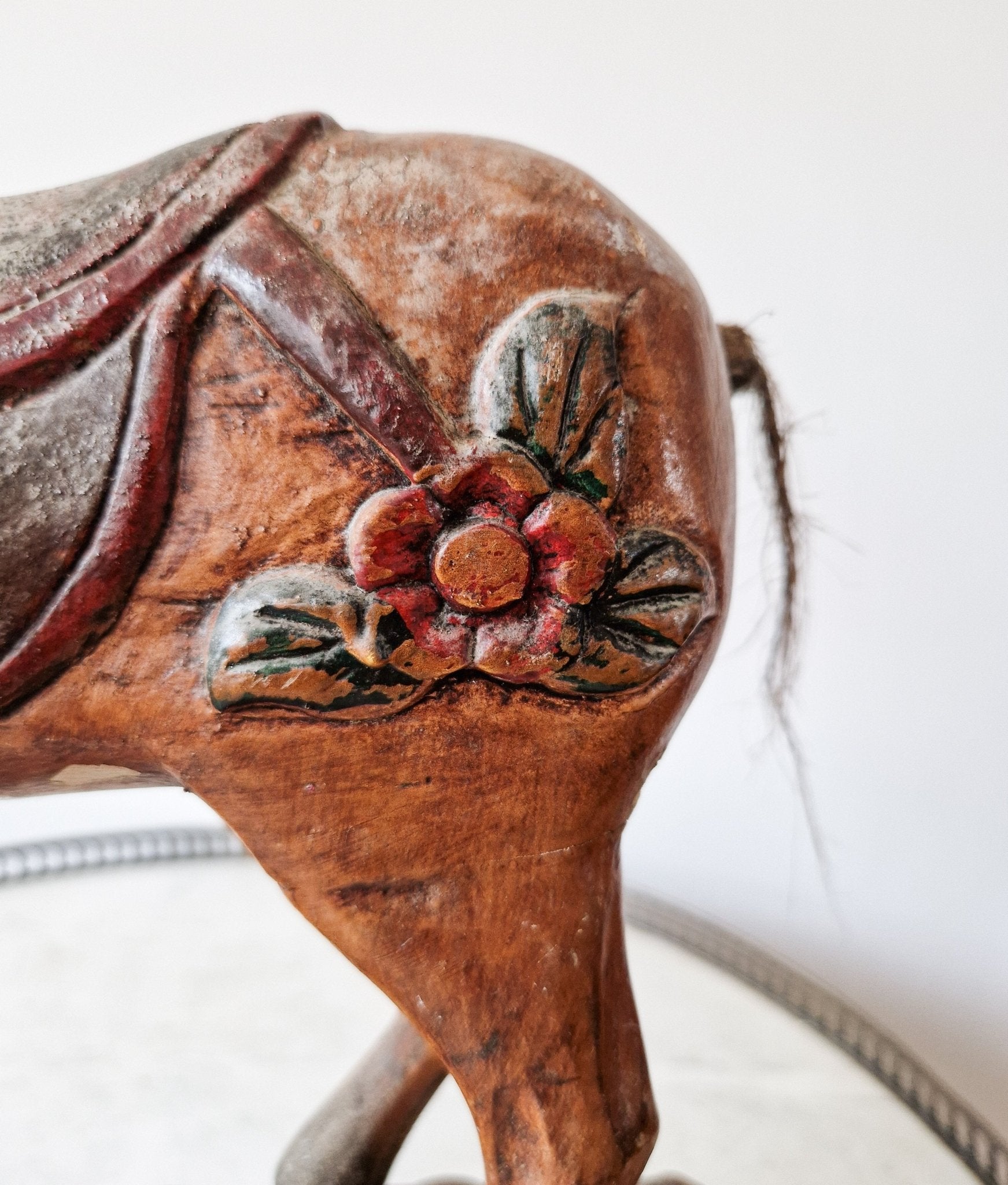 Cheval en bois ancien 1900 en bois polychrome, cheval carrousel jouet - Ethic Atelier