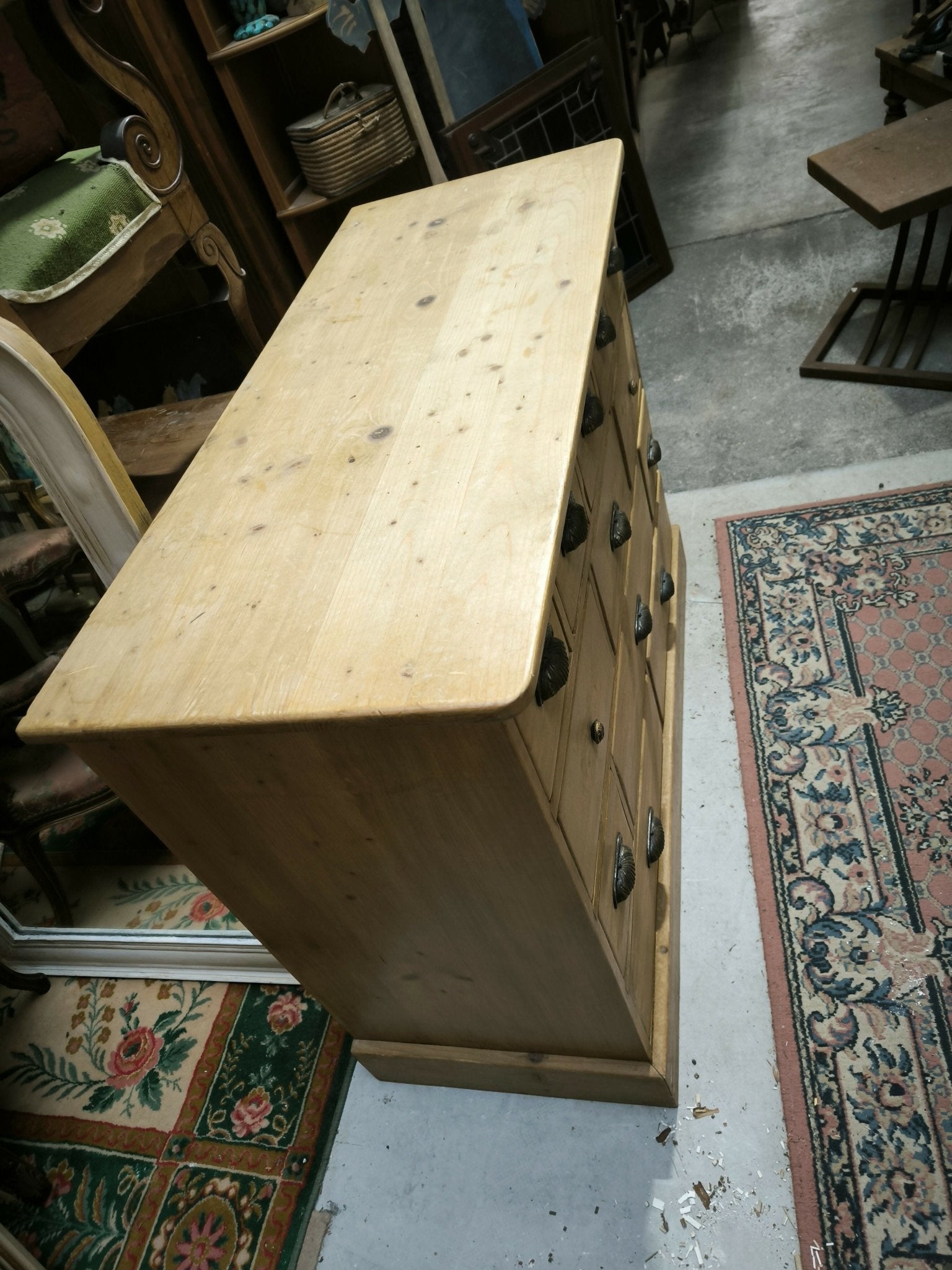 Commode en pin à 13 tiroirs - Ethic Atelier