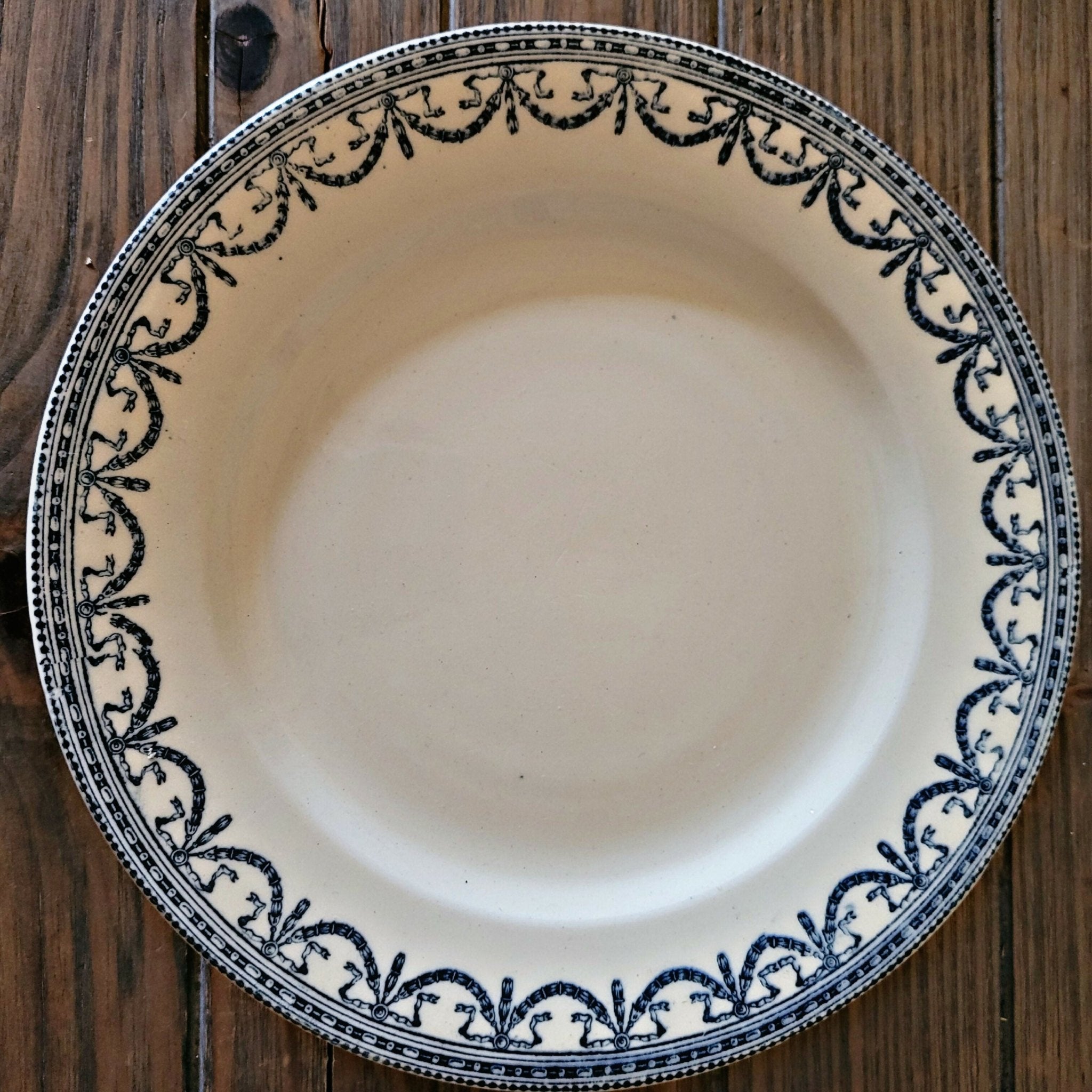 Compotier terre de fer bleu Salins Guirlandes Louis XVI, fin 19ème - Ethic Atelier