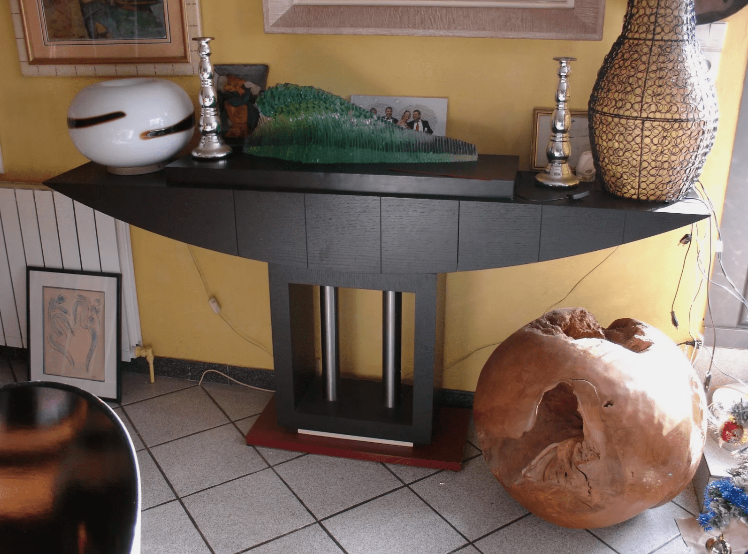 Console en Frêne Noirci avec Colonnes en Acier Chromé - Ethic Atelier