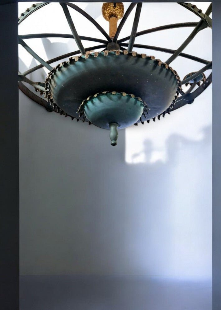 Énorme lustre en Acier à Patine Bronze du casino de Cassis 1980 - Ethic Atelier