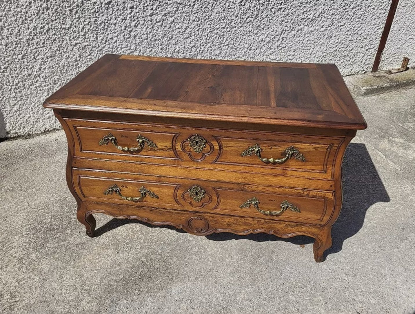 Exceptionnelle Commode Tombeau Louis XV en Noyer - XVIIIe Siècle - Ethic Atelier