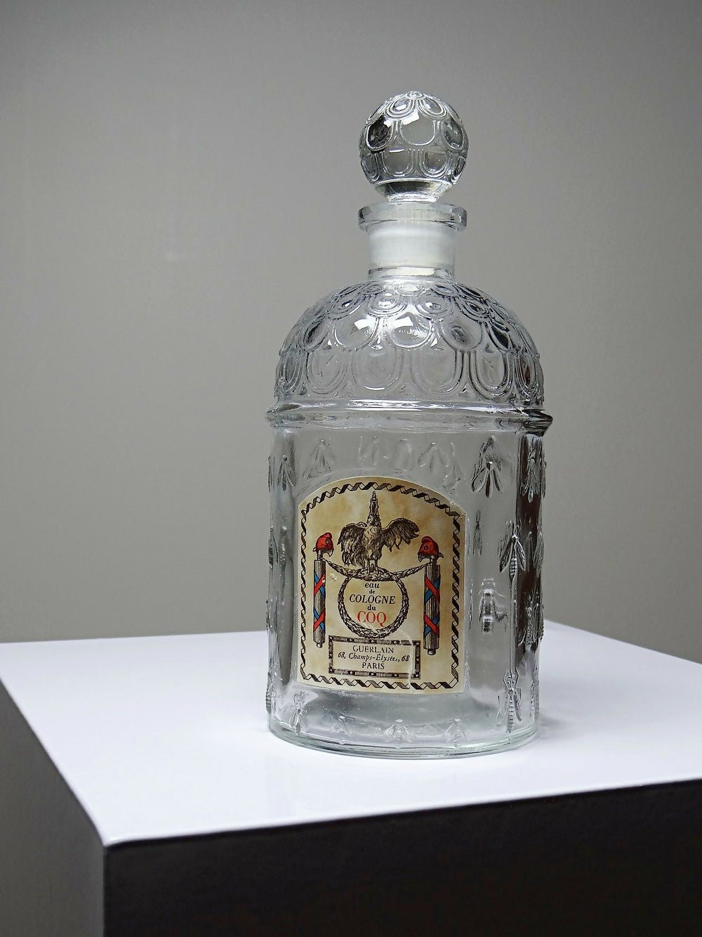 Flacon aux abeilles ancien, vide, Eau de Cologne du Coq XXe verre 500ml - Ethic Atelier