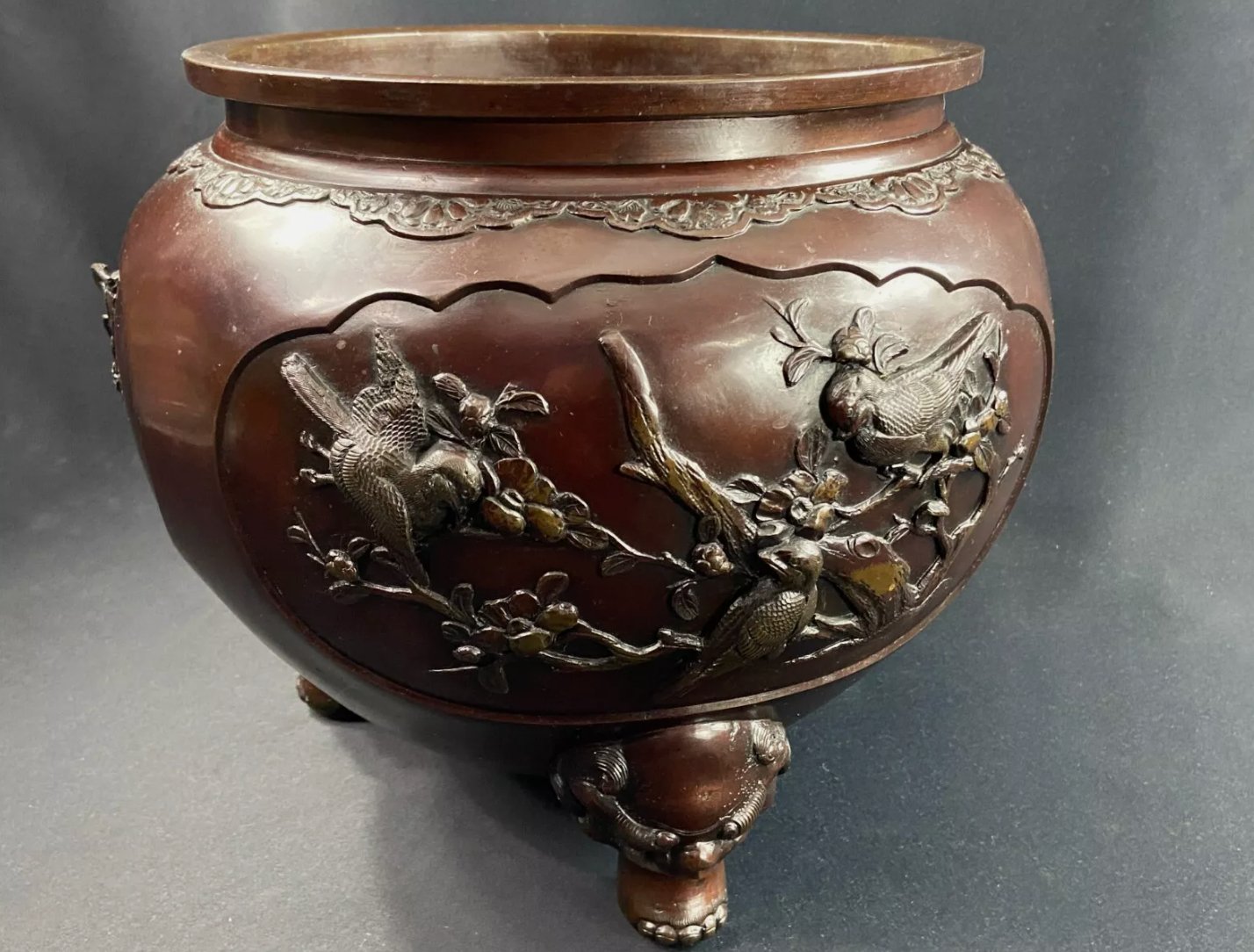 Grand cache - pot en bronze à décor d'oiseau, époque Meiji - Ethic Atelier