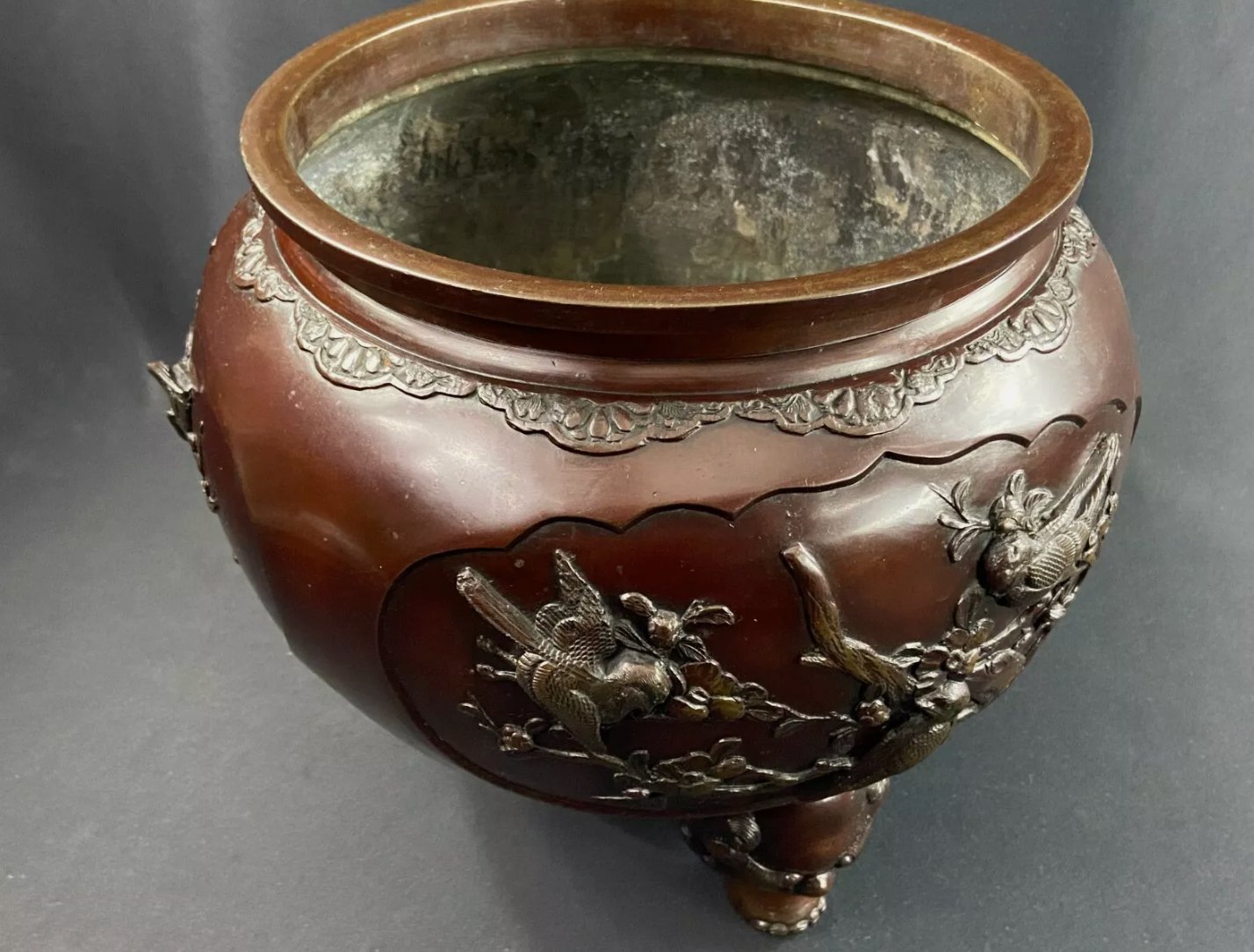 Grand cache - pot en bronze à décor d'oiseau, époque Meiji - Ethic Atelier