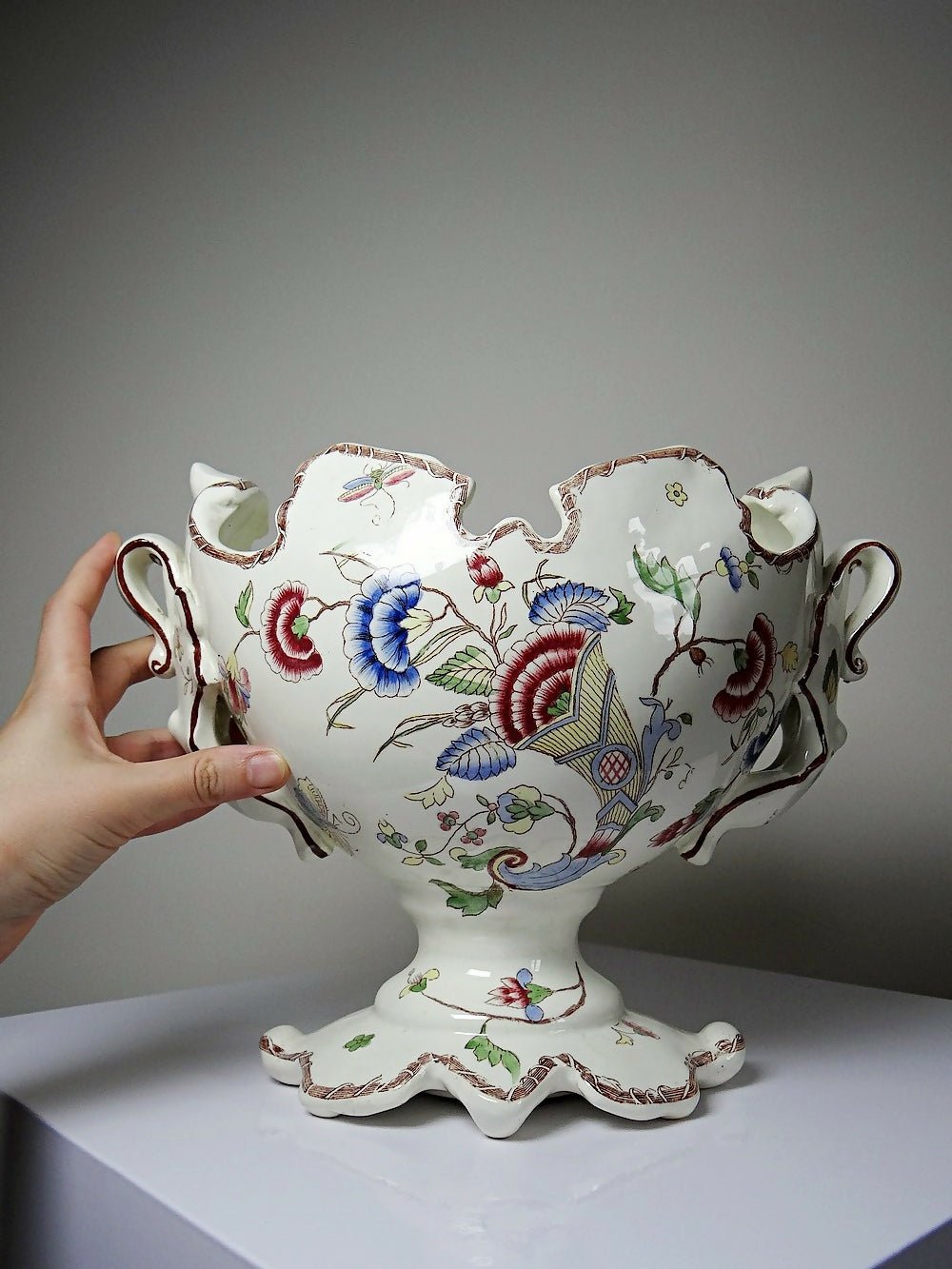 Grand centre de table, ancienne faïence polychrome terre de fer Longchamp - Ethic Atelier