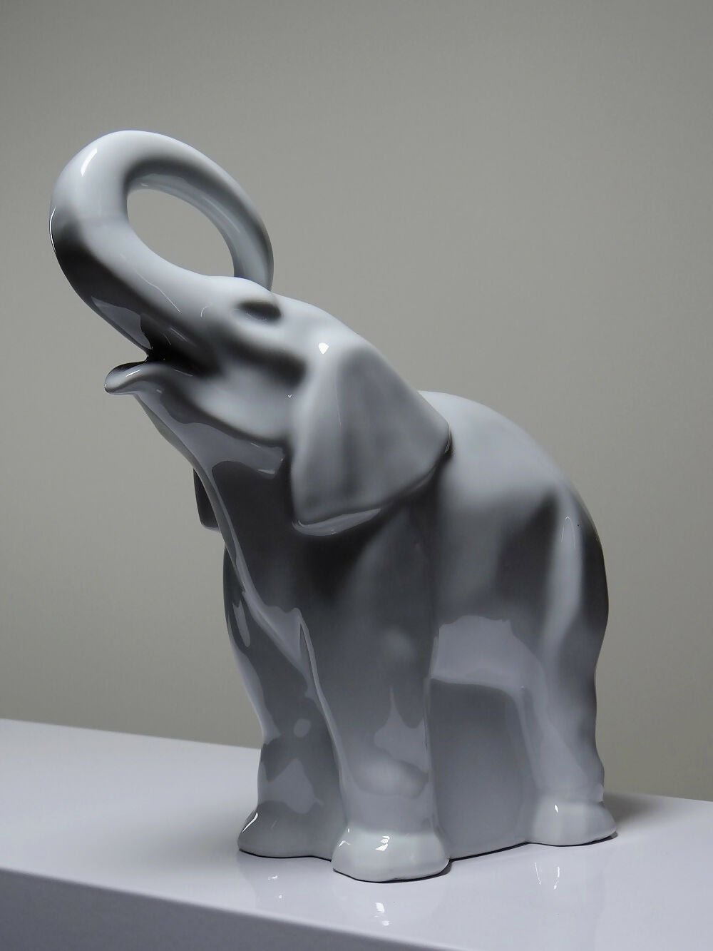 Grand sujet éléphant en porcelaine fine de Limoges - Ethic Atelier - Ethic Atelier