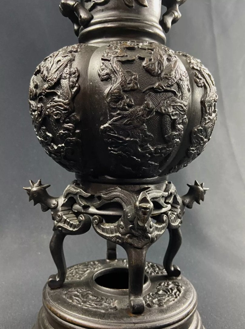 Grand vase en bronze à décor d'oiseau, époque Meiji - Ethic Atelier