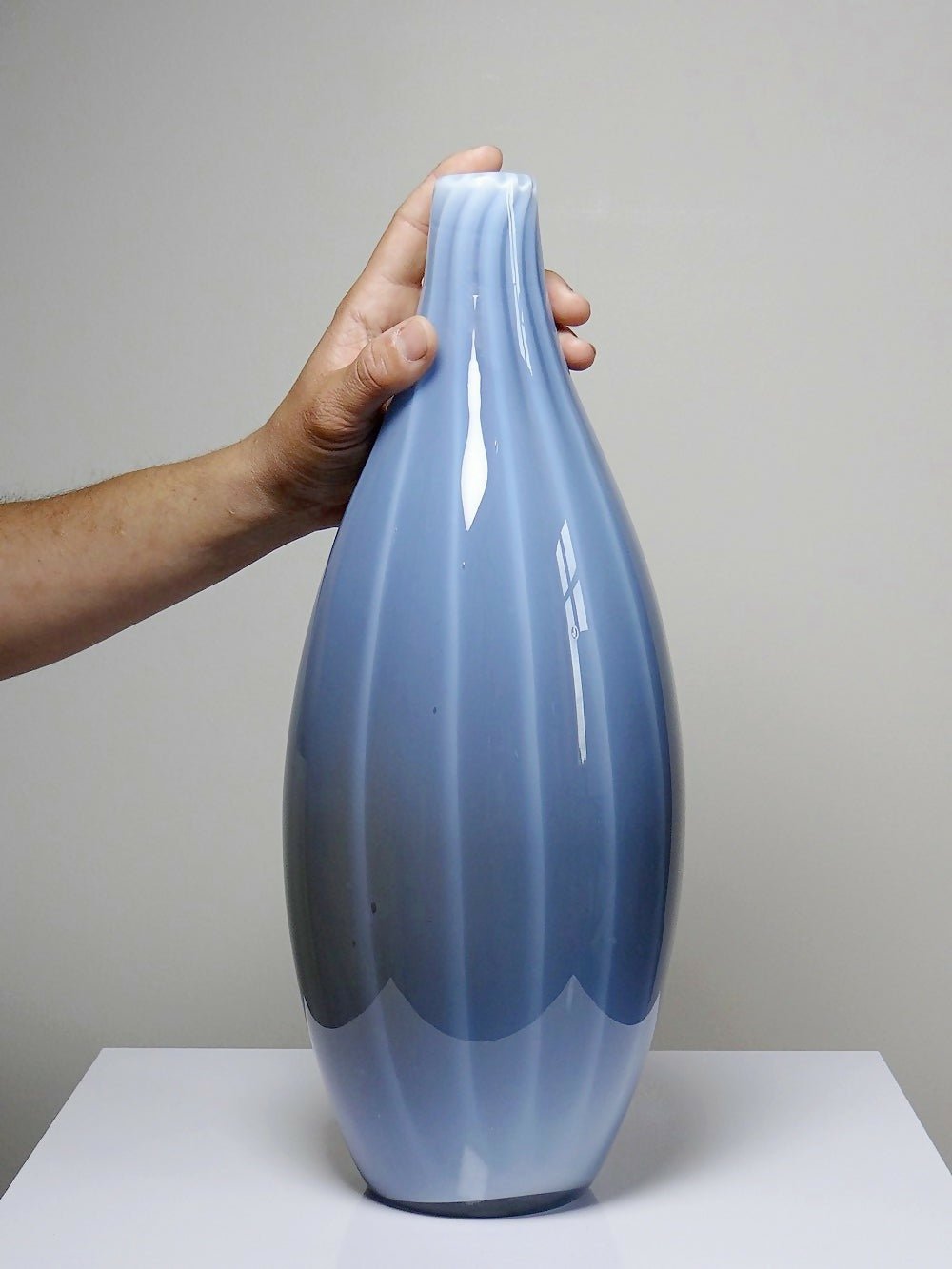 Grand vase poire vintage verre fumé doublé d'opaline bulle de savon Murano - Ethic Atelier