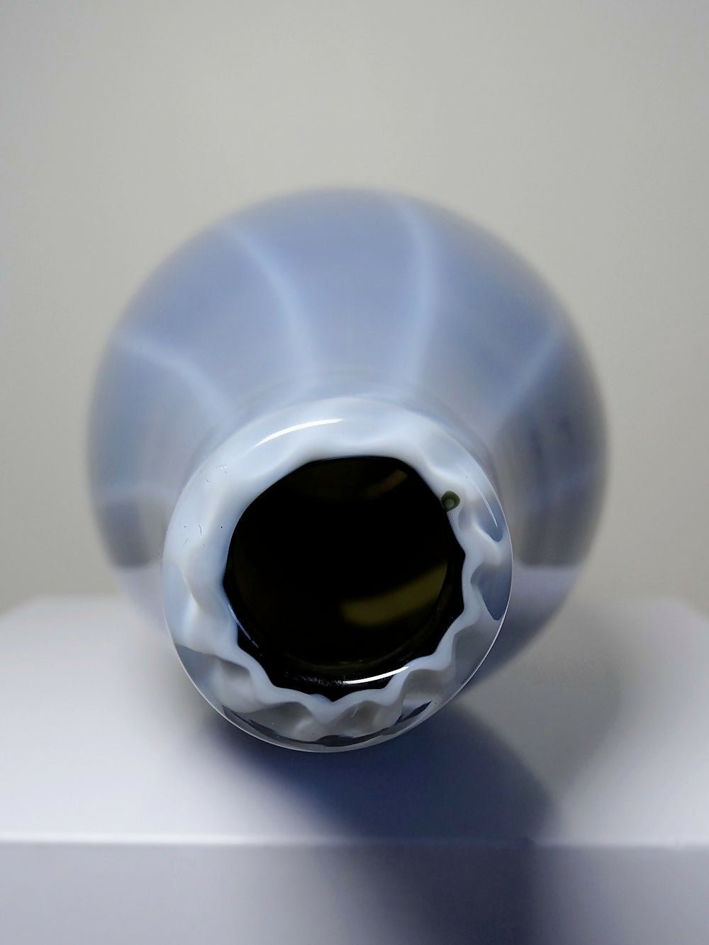 Grand vase poire vintage verre fumé doublé d'opaline bulle de savon Murano - Ethic Atelier