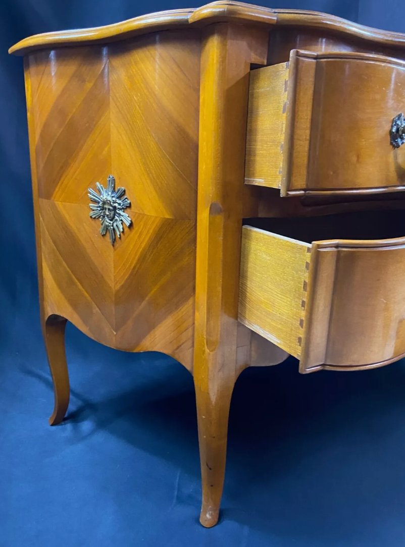 Grande commode sauteuse à profil arbalète en merisier, style Louis XV - Ethic Atelier