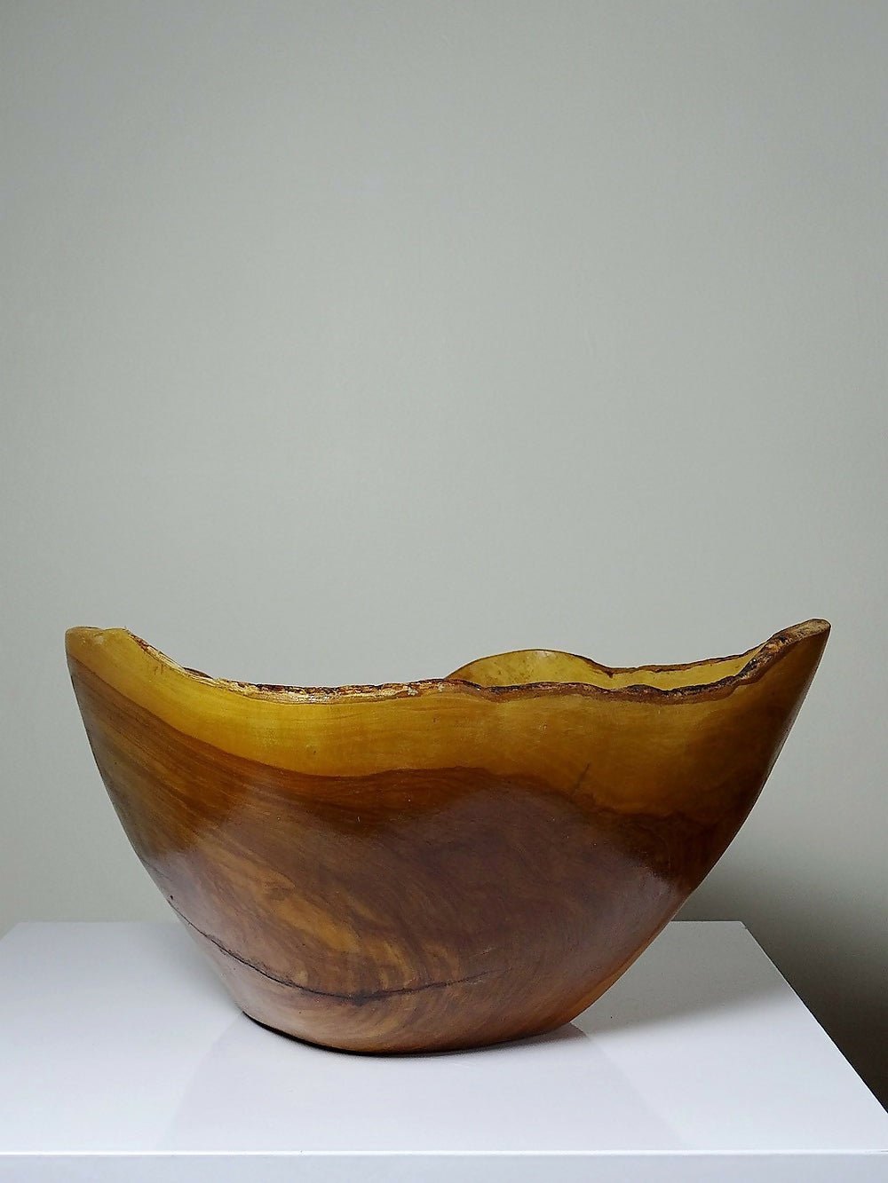 Grande coupe en bois d'olivier Riviera brutaliste artisanat circa 1950 - Ethic Atelier