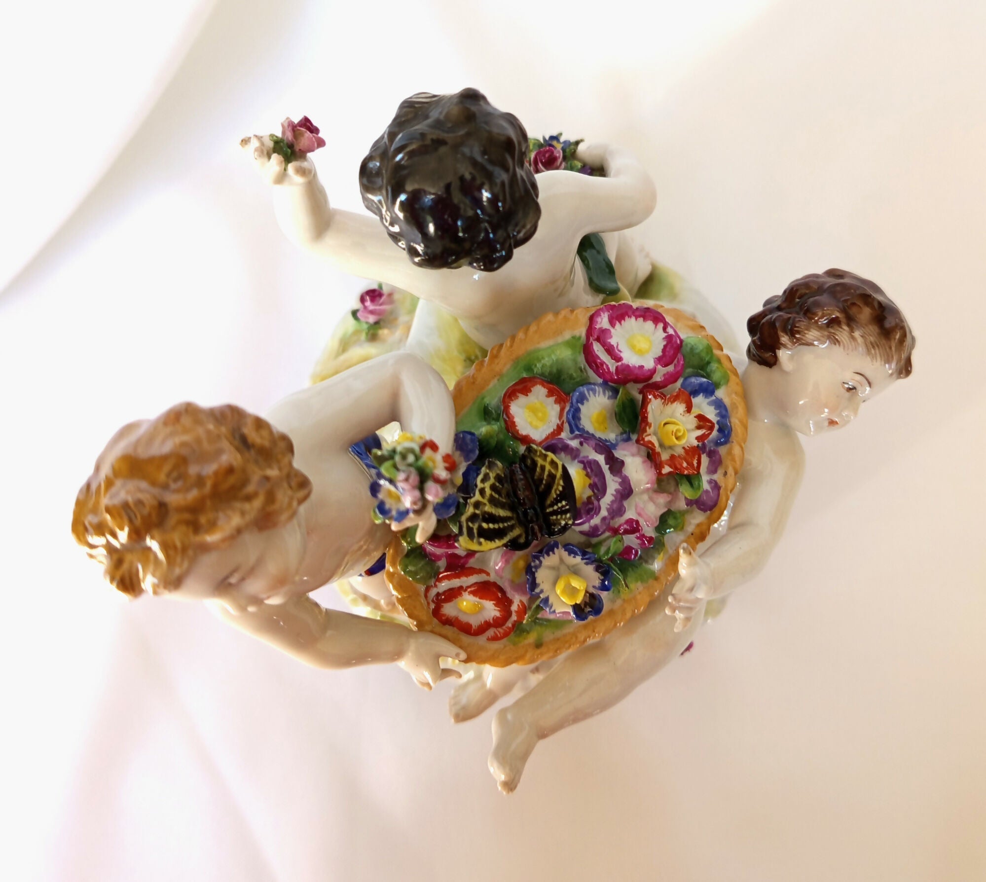 Groupe de putti en Porcelaine Aelteste Volkstedt - 1ere moitié du XXe siècle - Ethic Atelier