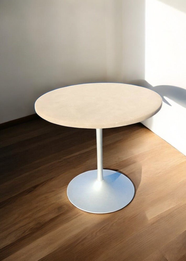 Guéridon pied tulipe en aluminium dans le Goût d'Eero Saarinen vers 1970 - Ethic Atelier