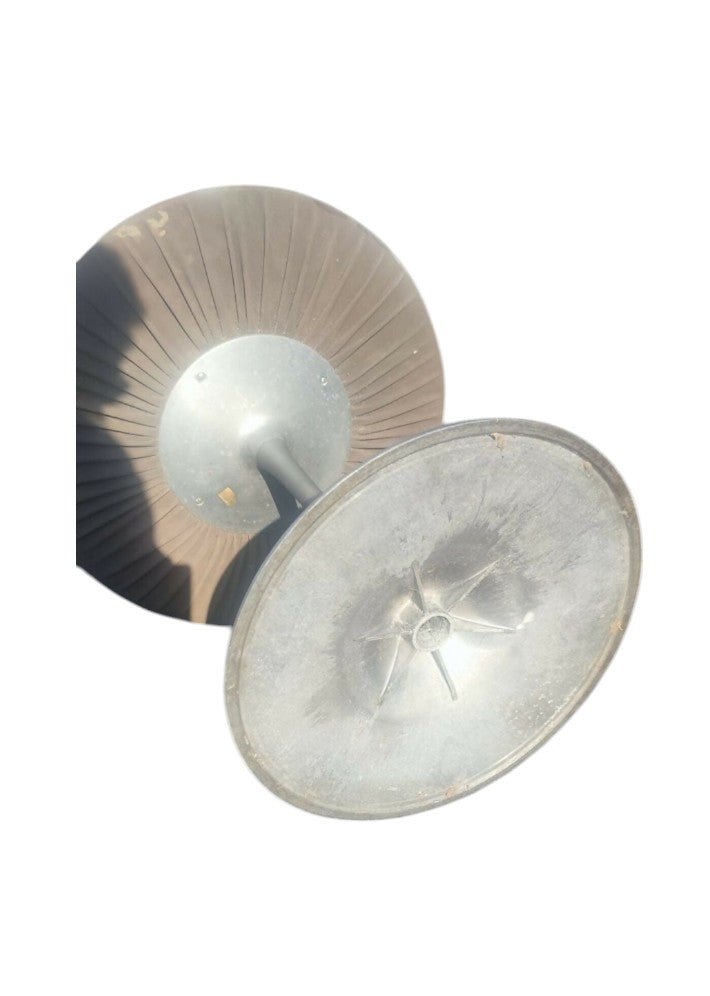 Guéridon pied tulipe en aluminium dans le Goût d'Eero Saarinen vers 1970 - Ethic Atelier