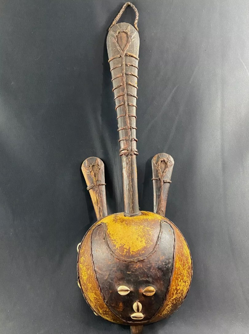 Guitare Africaine Kora Mandinka en Bois avec Décor de Cauris – Gabon - Ethic Atelier