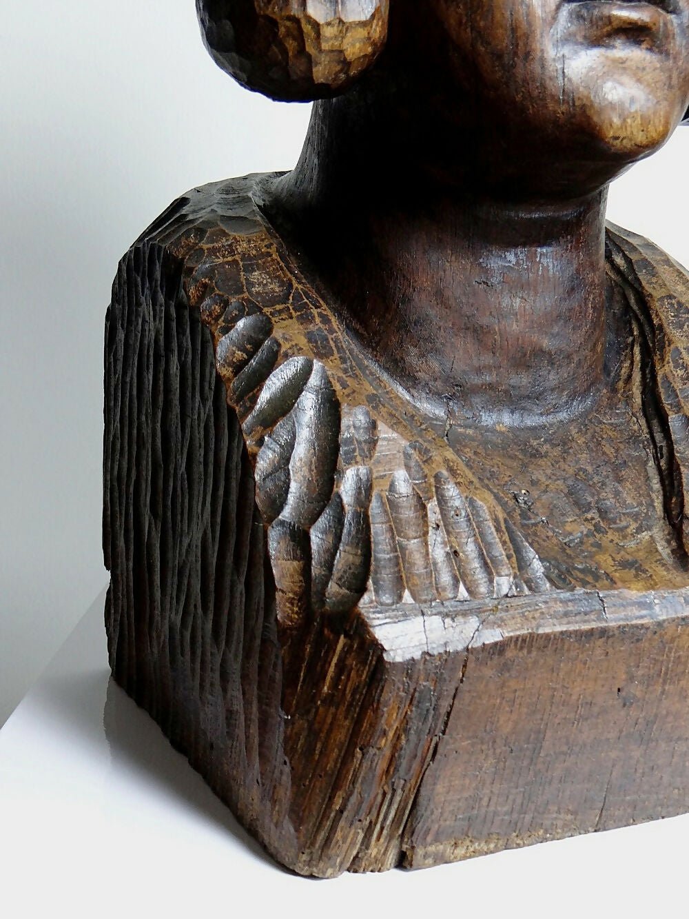 Imposant buste de femme en bois massif sculpté à la gouge XIXe - Ethic Atelier