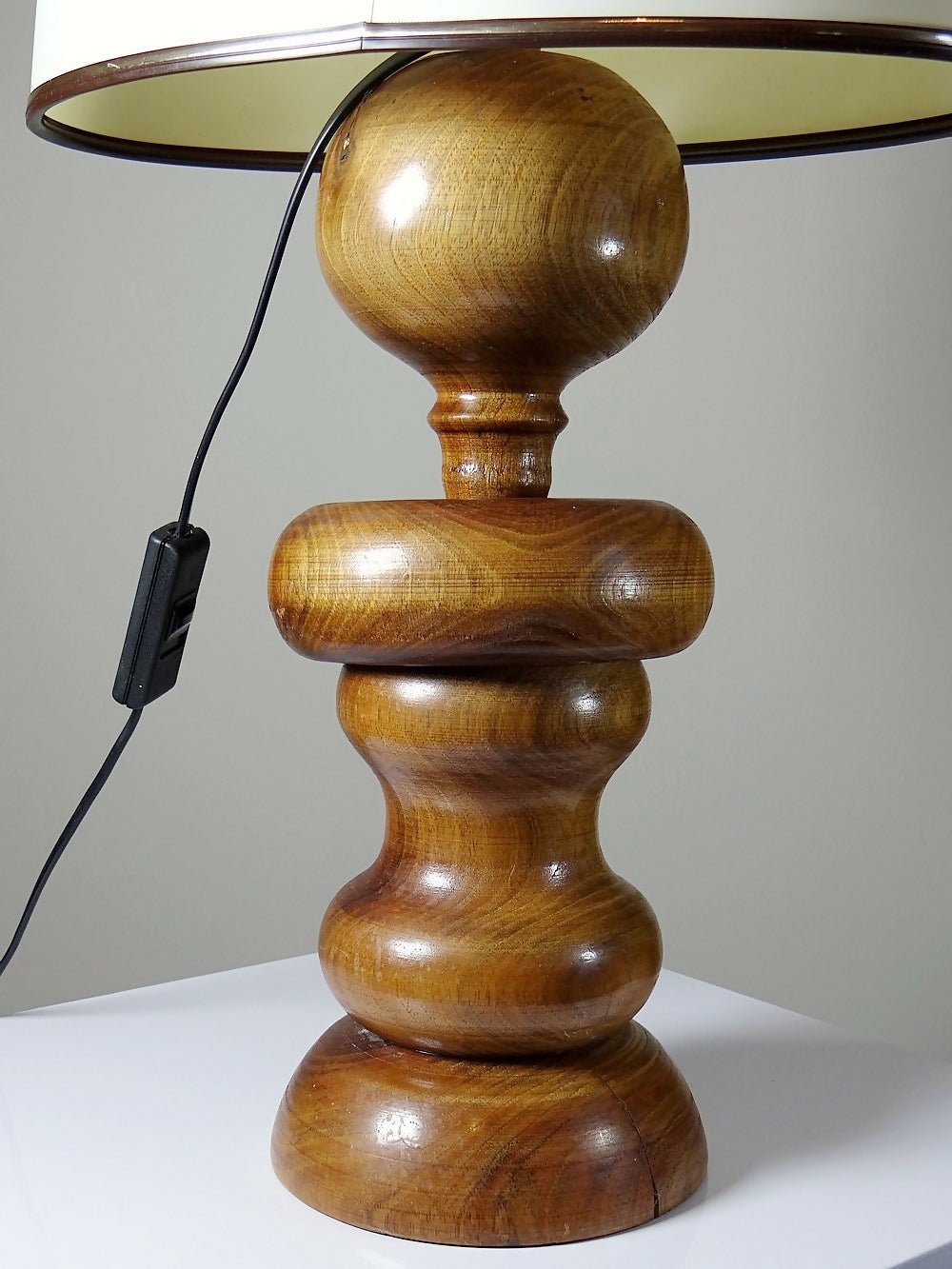 Imposante lampe style scandinave vintage designe bois tourné sculpté avec anneau - Ethic Atelier