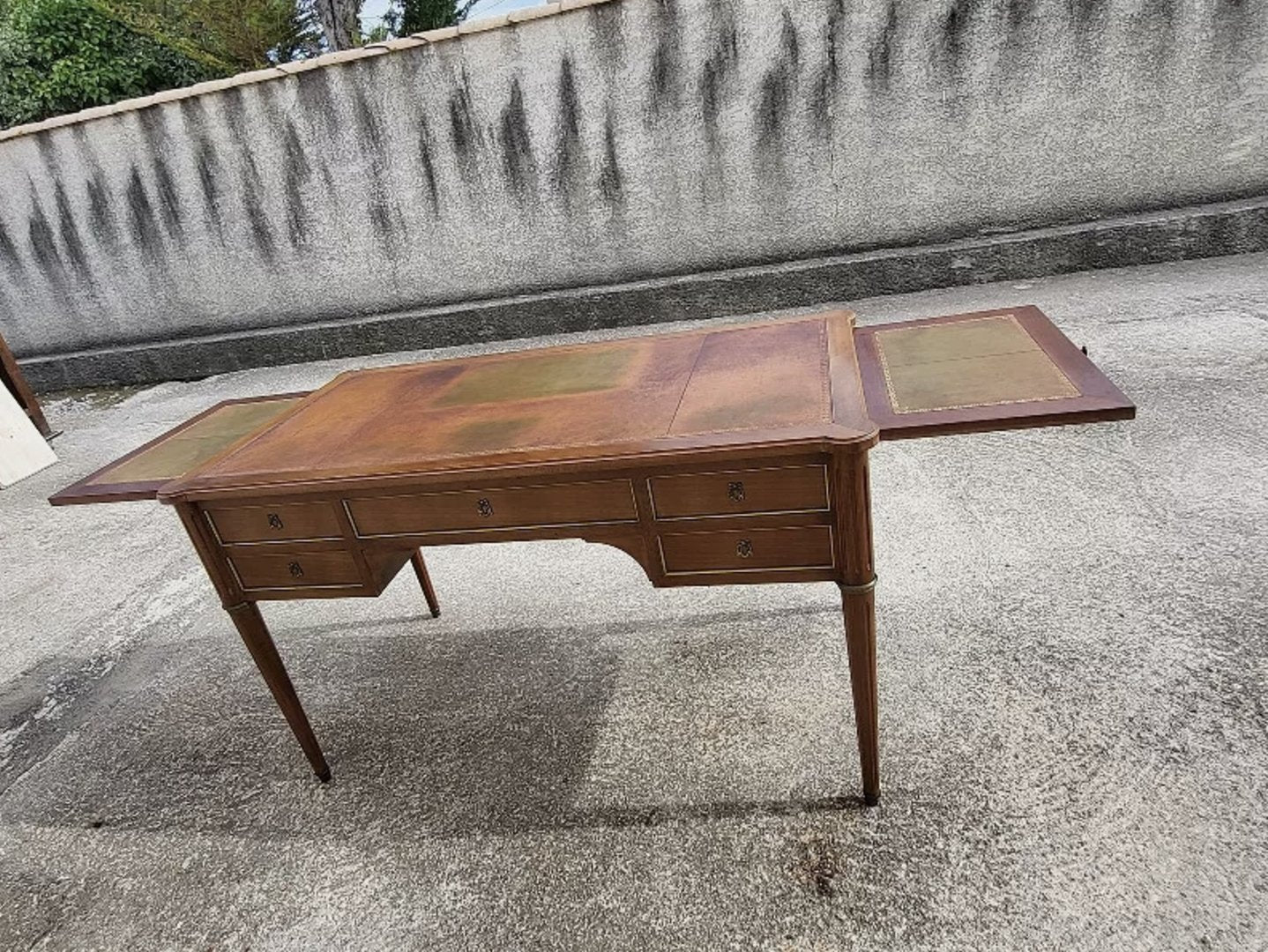 Joli Bureau Style Louis XVI - Merisier Double Face avec 4 Tiroirs - Années 1980 - Ethic Atelier