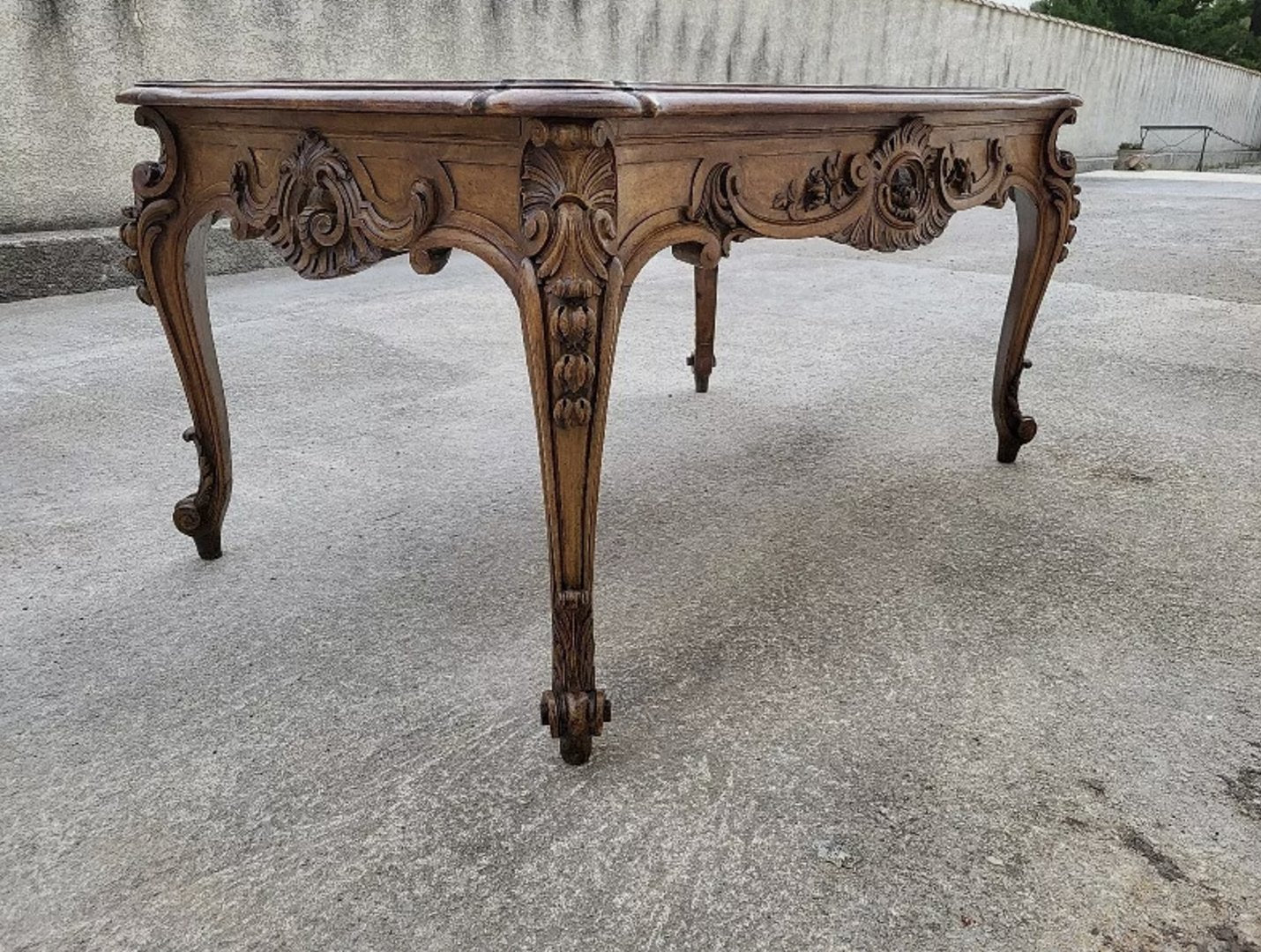 Joli Bureau Table Guéridon de Style Louis XV en Noyer Massif - XIXe siècle - Ethic Atelier