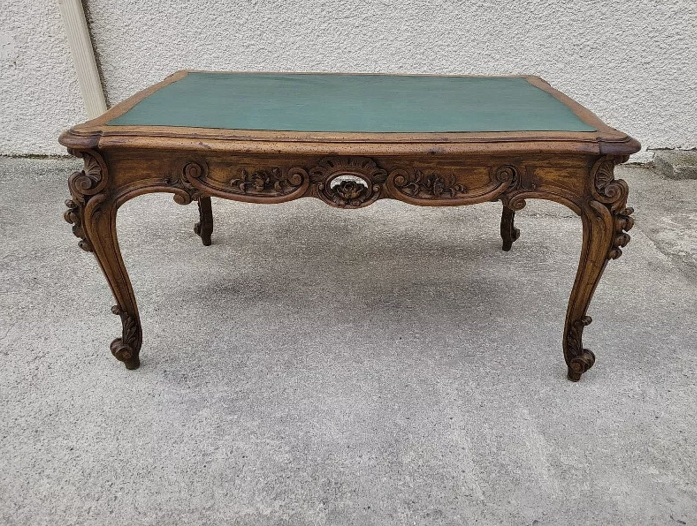 Joli Bureau Table Guéridon de Style Louis XV en Noyer Massif - XIXe siècle - Ethic Atelier