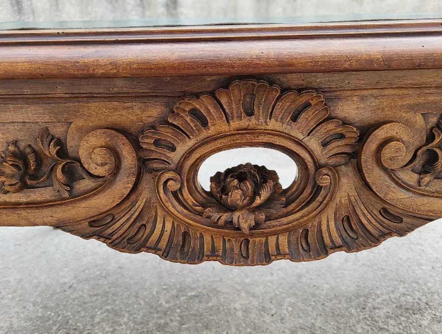 Joli Bureau Table Guéridon de Style Louis XV en Noyer Massif - XIXe siècle - Ethic Atelier