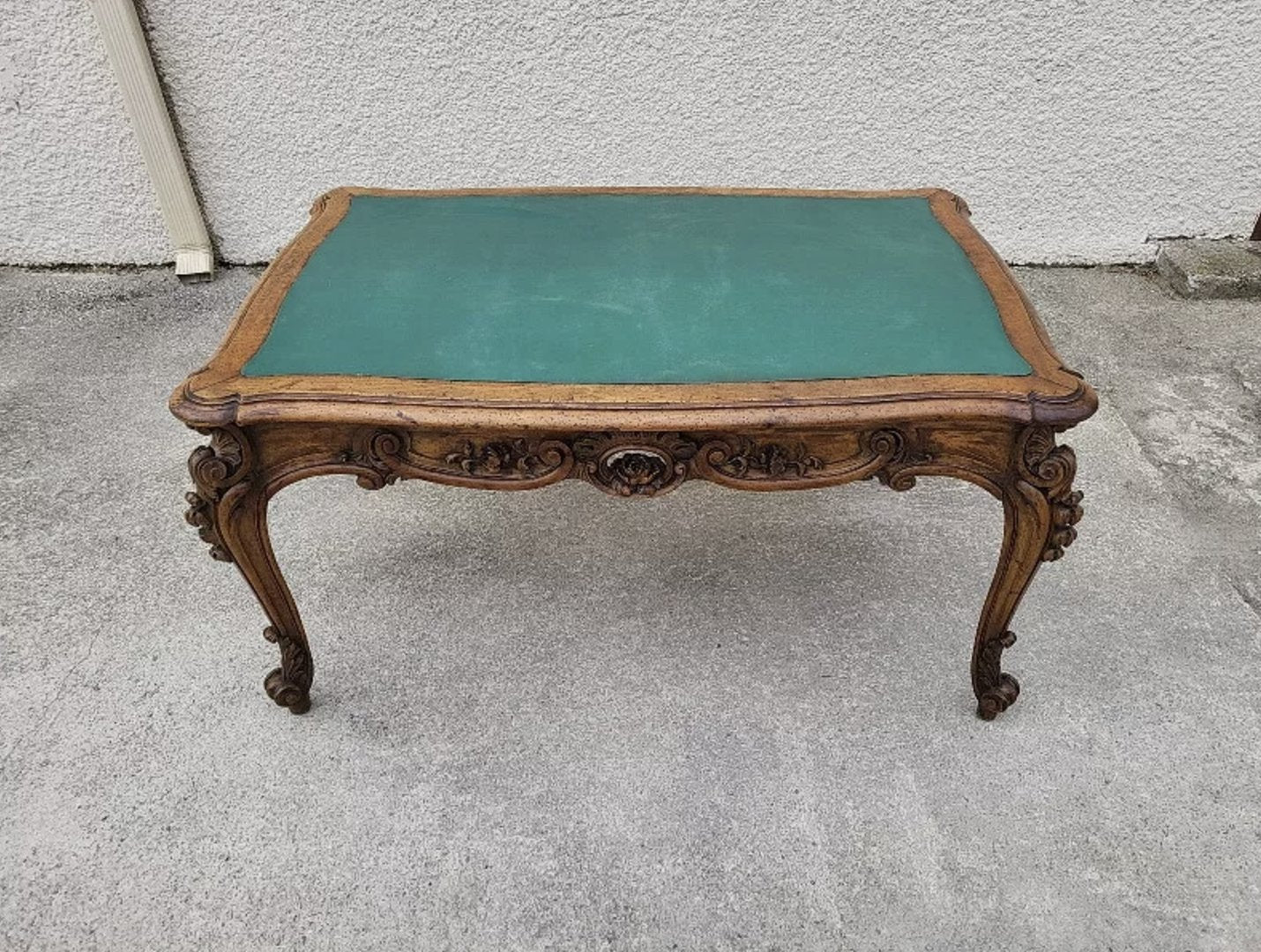 Joli Bureau Table Guéridon de Style Louis XV en Noyer Massif - XIXe siècle - Ethic Atelier