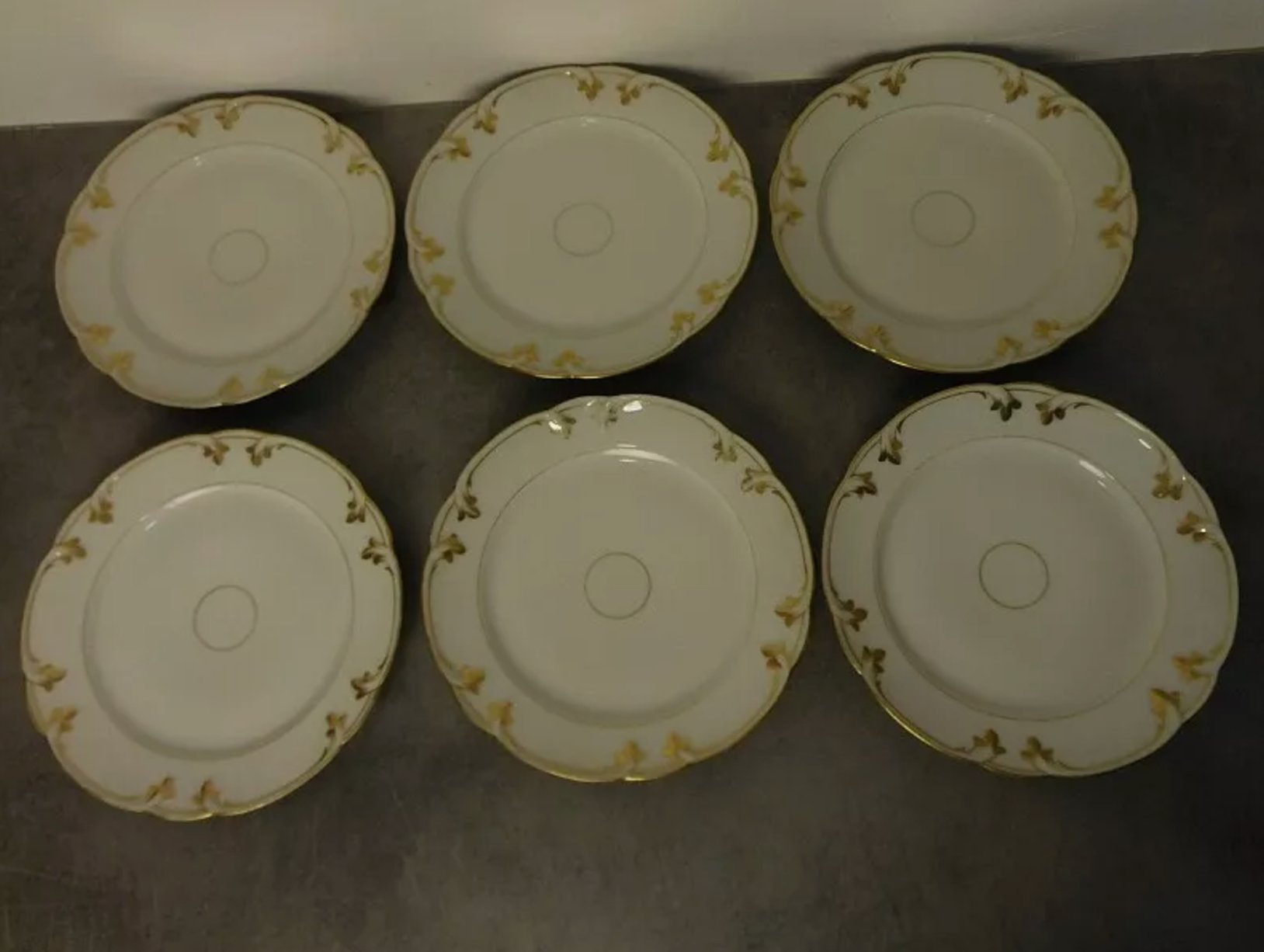 Jolie Série de 6 Assiettes en Porcelaine Blanche avec Dorure - Ethic Atelier