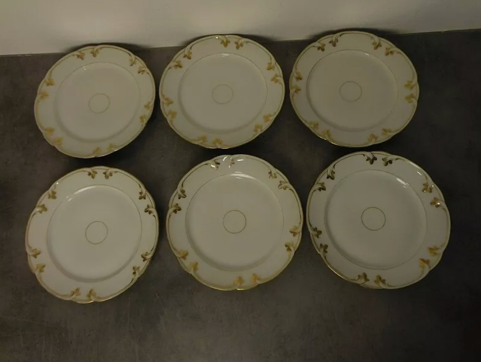 Jolie Série de 6 Assiettes en Porcelaine Blanche avec Dorure - Ethic Atelier