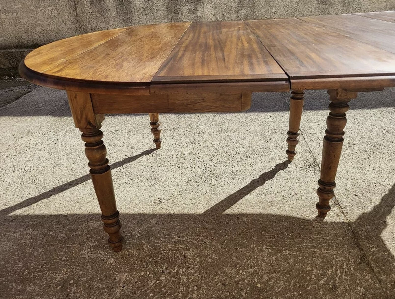 Jolie Table à 6 Pieds Louis Philippe - Années 1980 - Bois Exotique - Ethic Atelier