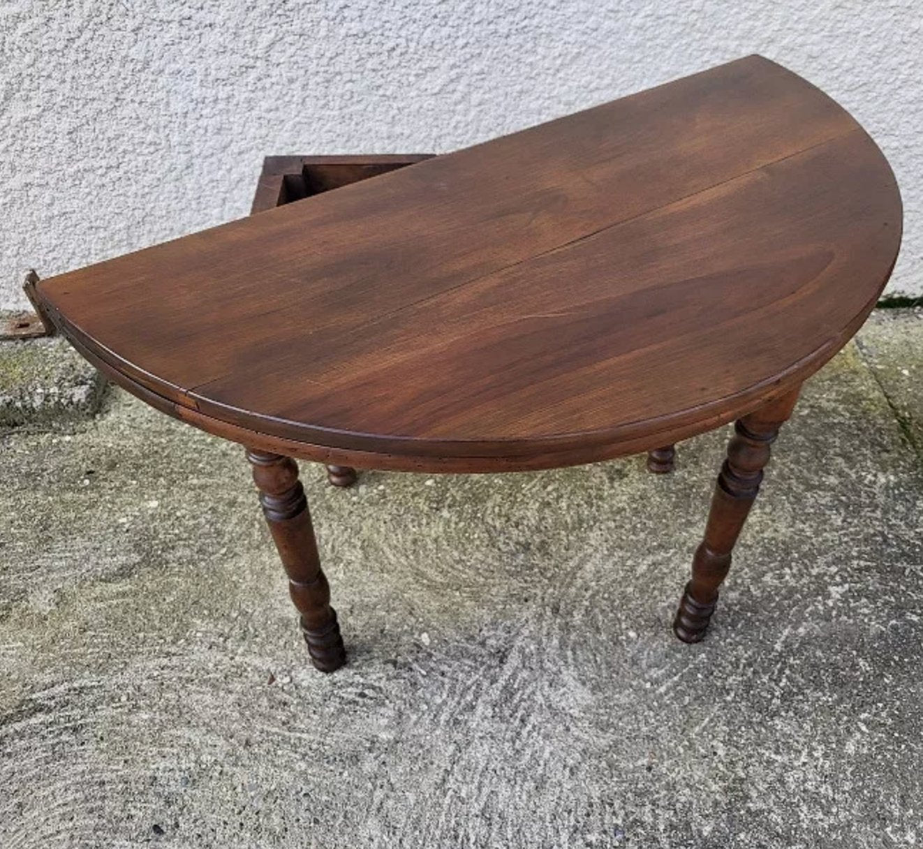 Jolie Table Lune en Noyer Massif Louis Philippe - XIXe siècle - Ethic Atelier