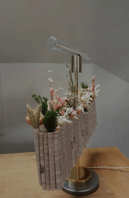 Lampe à poser Anthophile papier ancien, fleurs séchées - Pièce unique - Ethic Atelier