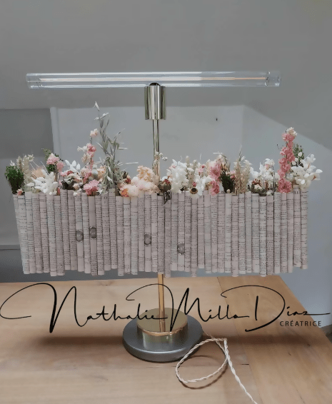 Lampe à poser Anthophile papier ancien, fleurs séchées - Pièce unique - Ethic Atelier