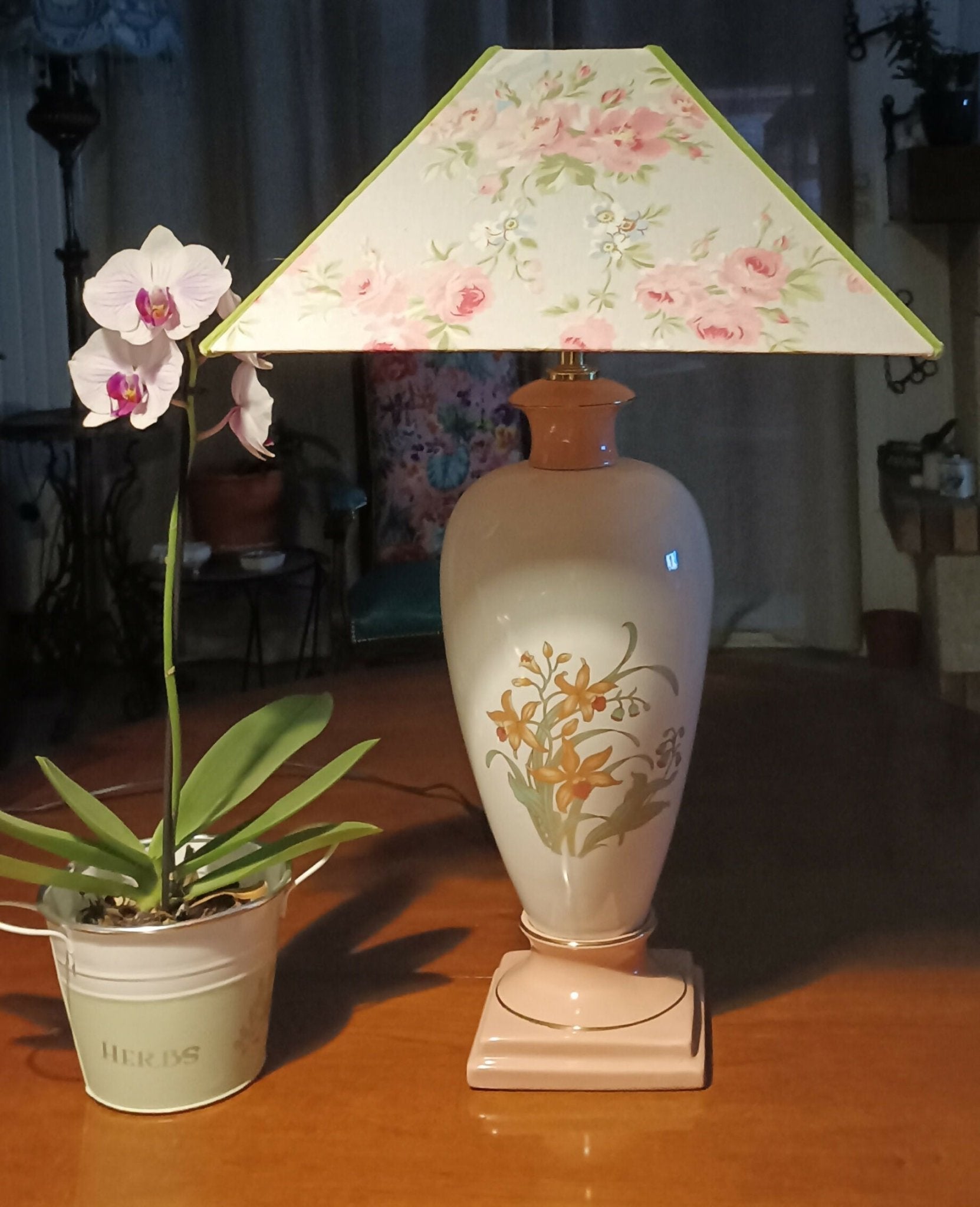 Lampe "A rose is a rose is a rose" - Pièce unique, upcycling et tissu Musée de Mulhouse - Ethic Atelier