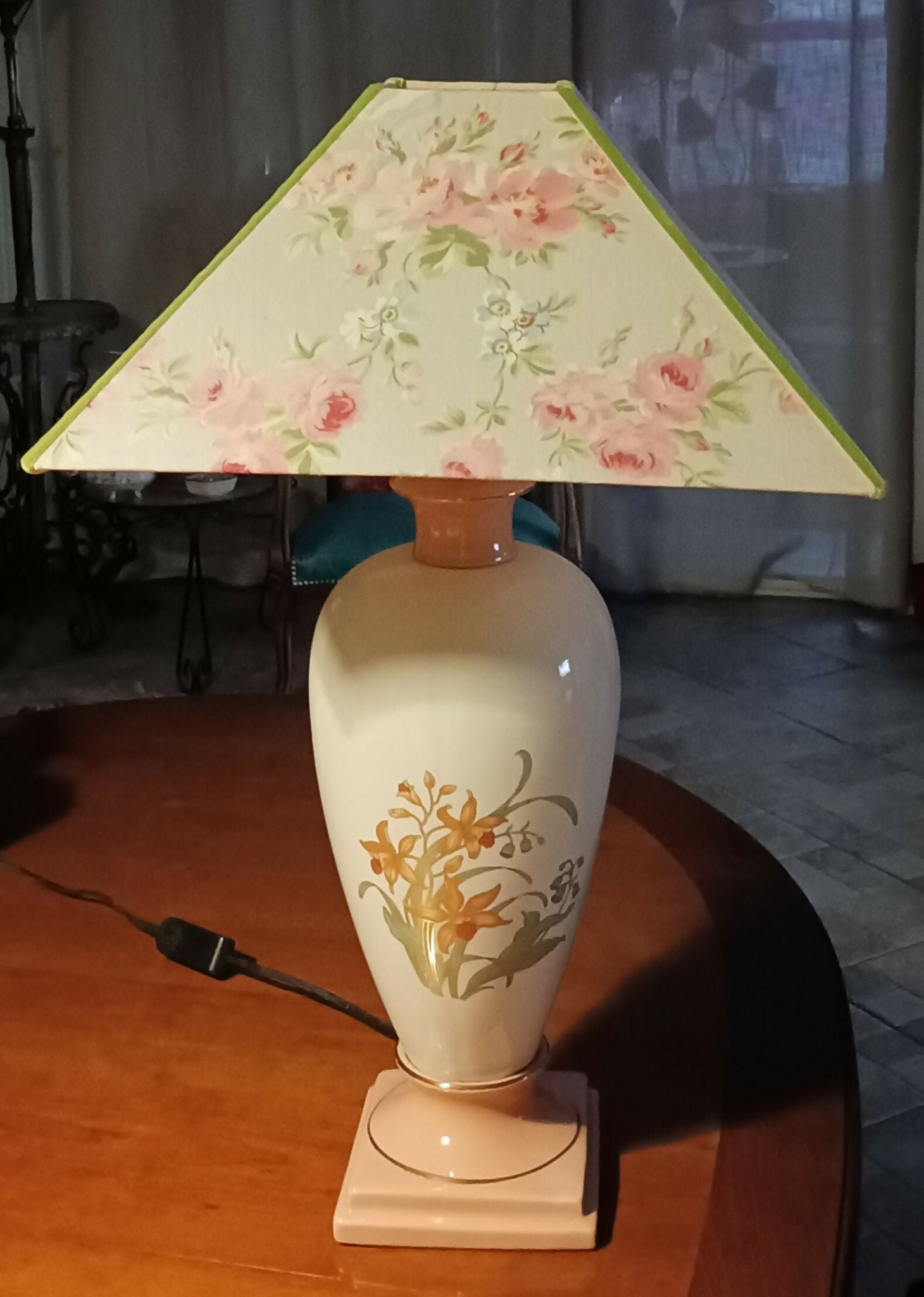 Lampe "A rose is a rose is a rose" - Pièce unique, upcycling et tissu Musée de Mulhouse - Ethic Atelier