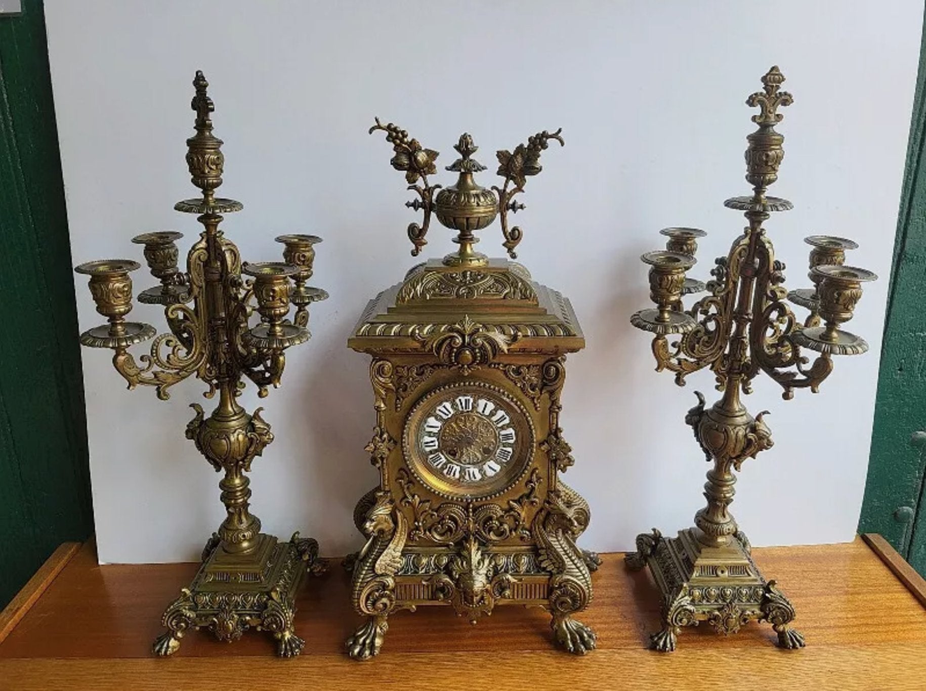 Magnifique et Exceptionnelle Grosse Horloge Pendule en Bronze avec 2 Chandeliers - Ethic Atelier