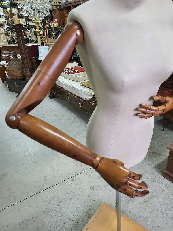 Magnifique Mannequin de Couturière Articulé et Réglable - Ethic Atelier