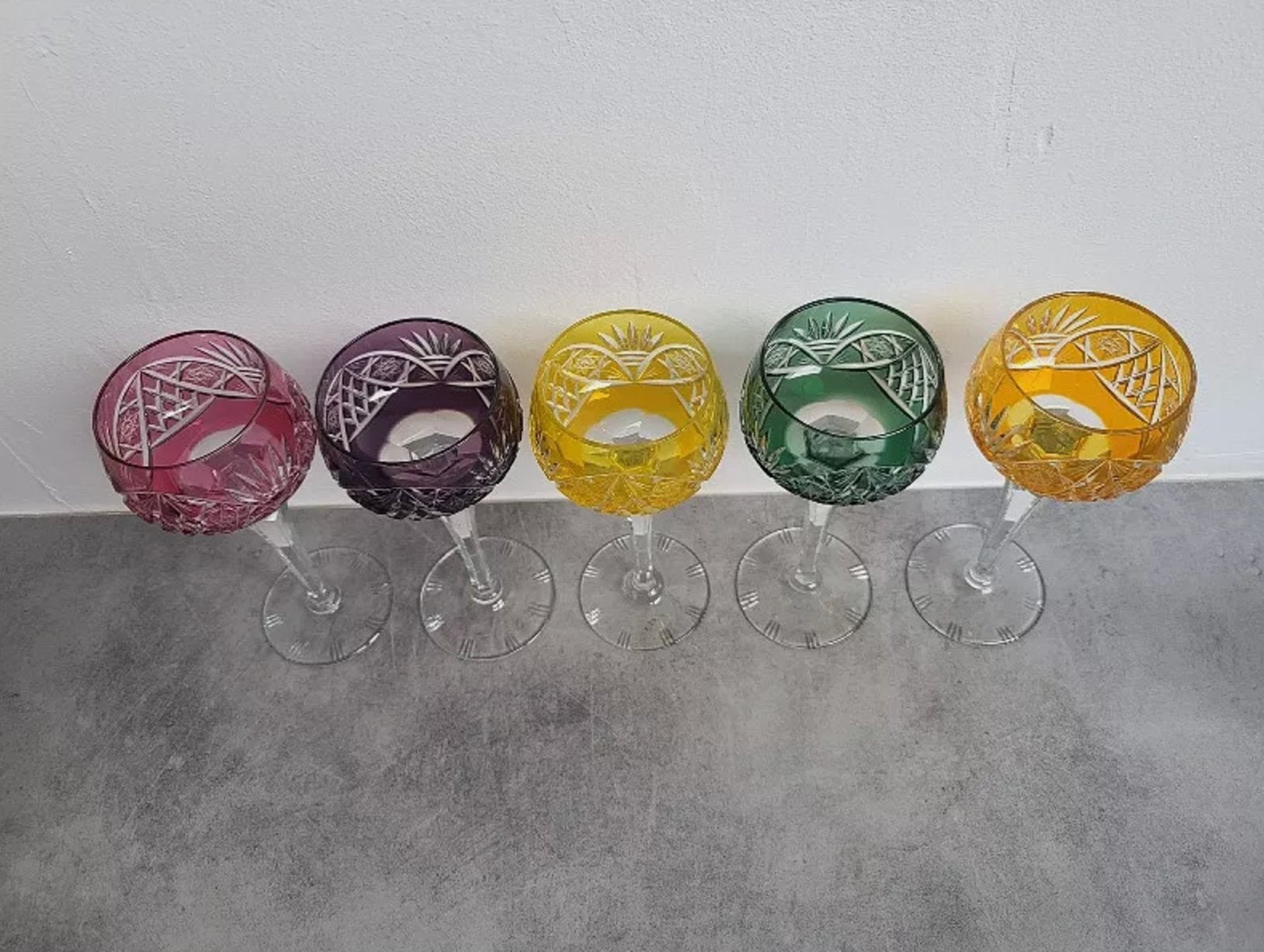 Magnifique Série de 5 Verres en Cristal de Couleur - Ethic Atelier