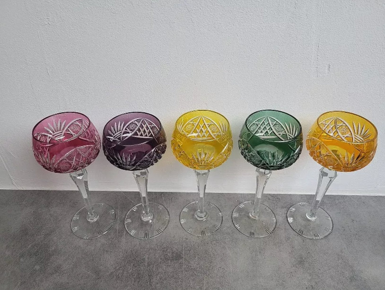 Magnifique Série de 5 Verres en Cristal de Couleur - Ethic Atelier