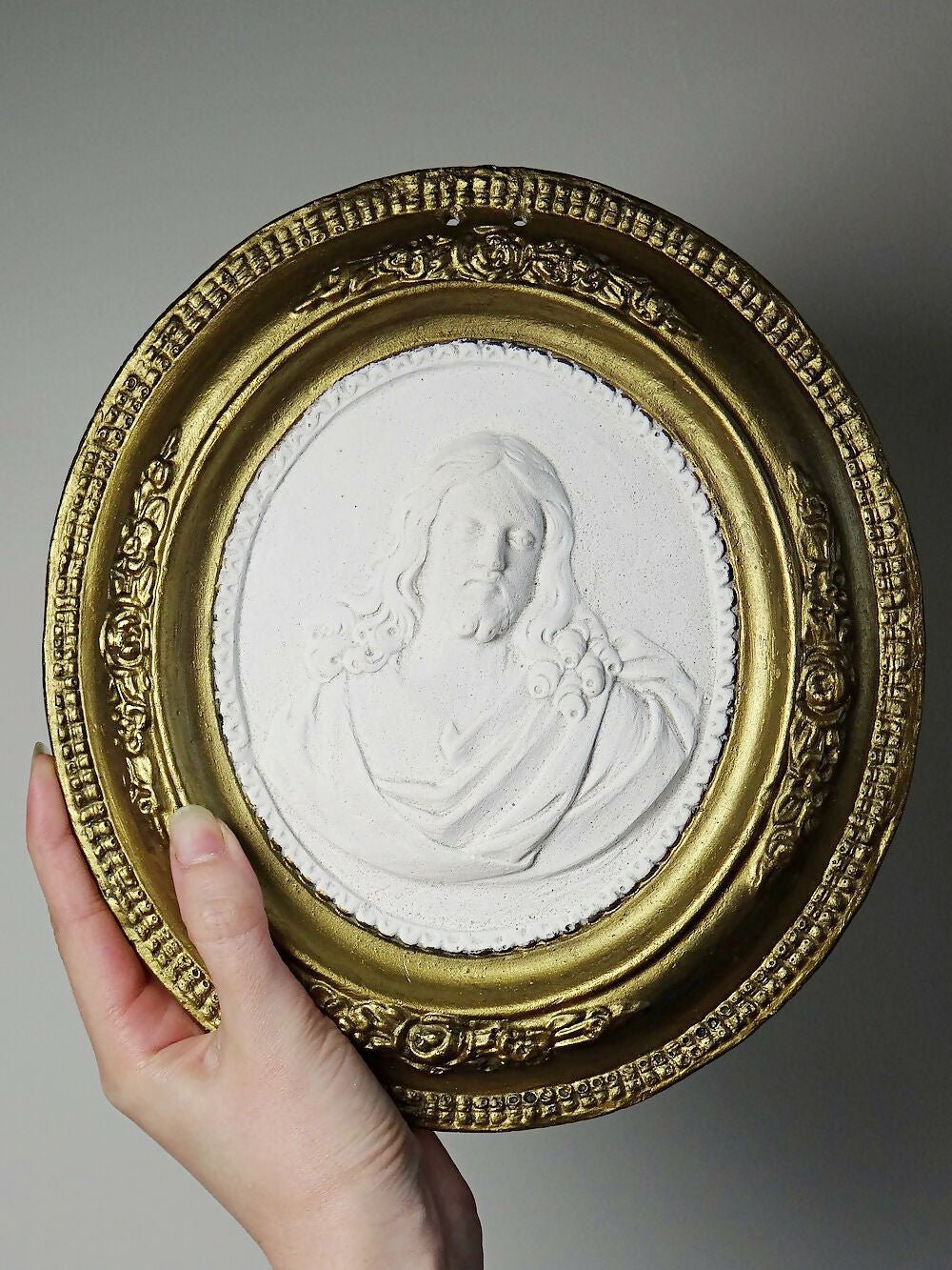 Médaillon mural religieux Christ plâtre ancien XIXe style Louis XVI XIXe - Ethic Atelier