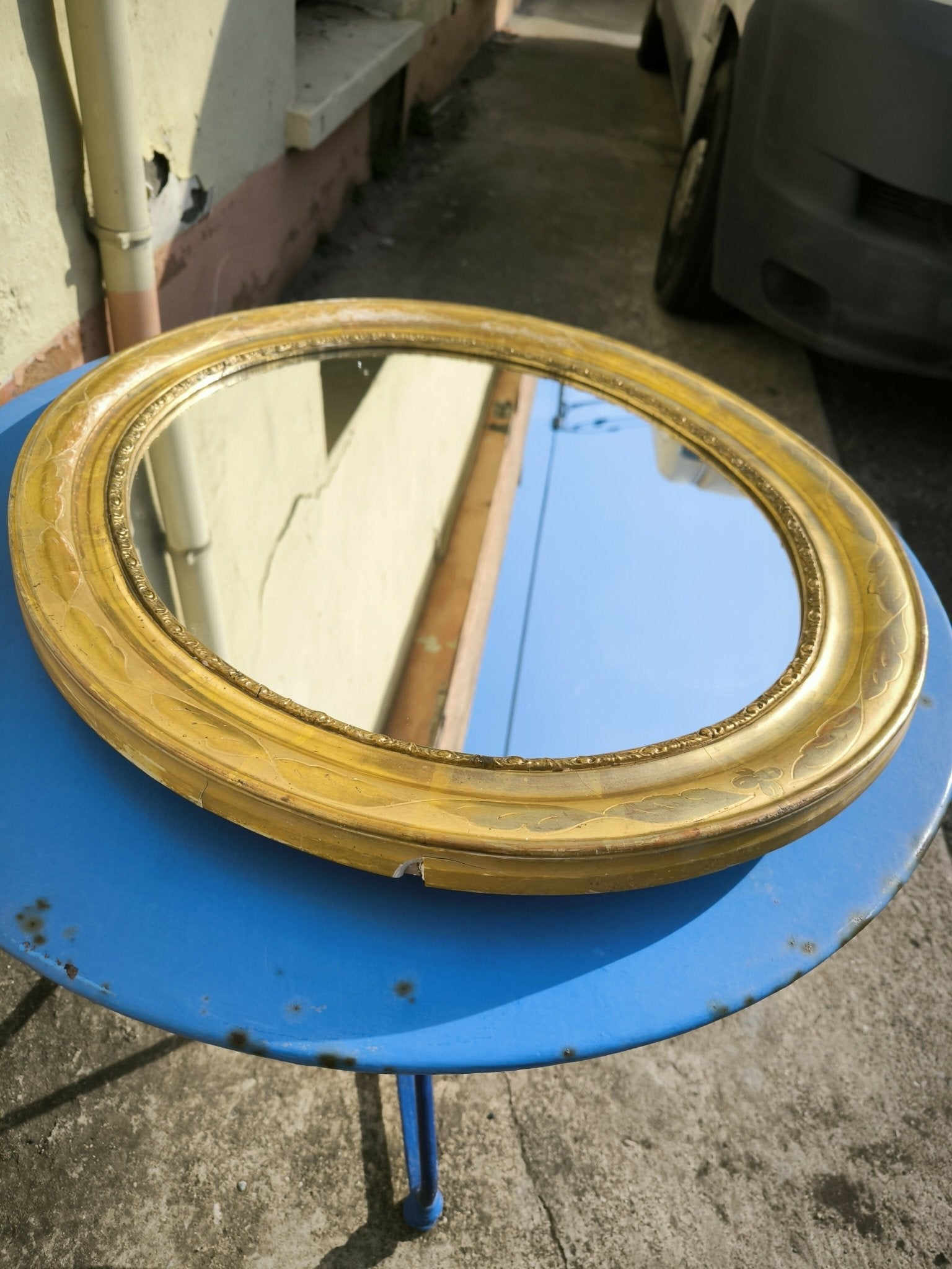 Miroir ovale doré à la feuille vers 1850 - Ethic Atelier