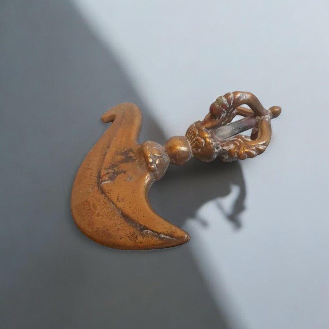 Objet Rituel Tibétain en Bronze – Kartika Vajra Dorje avec Couronne - Ethic Atelier