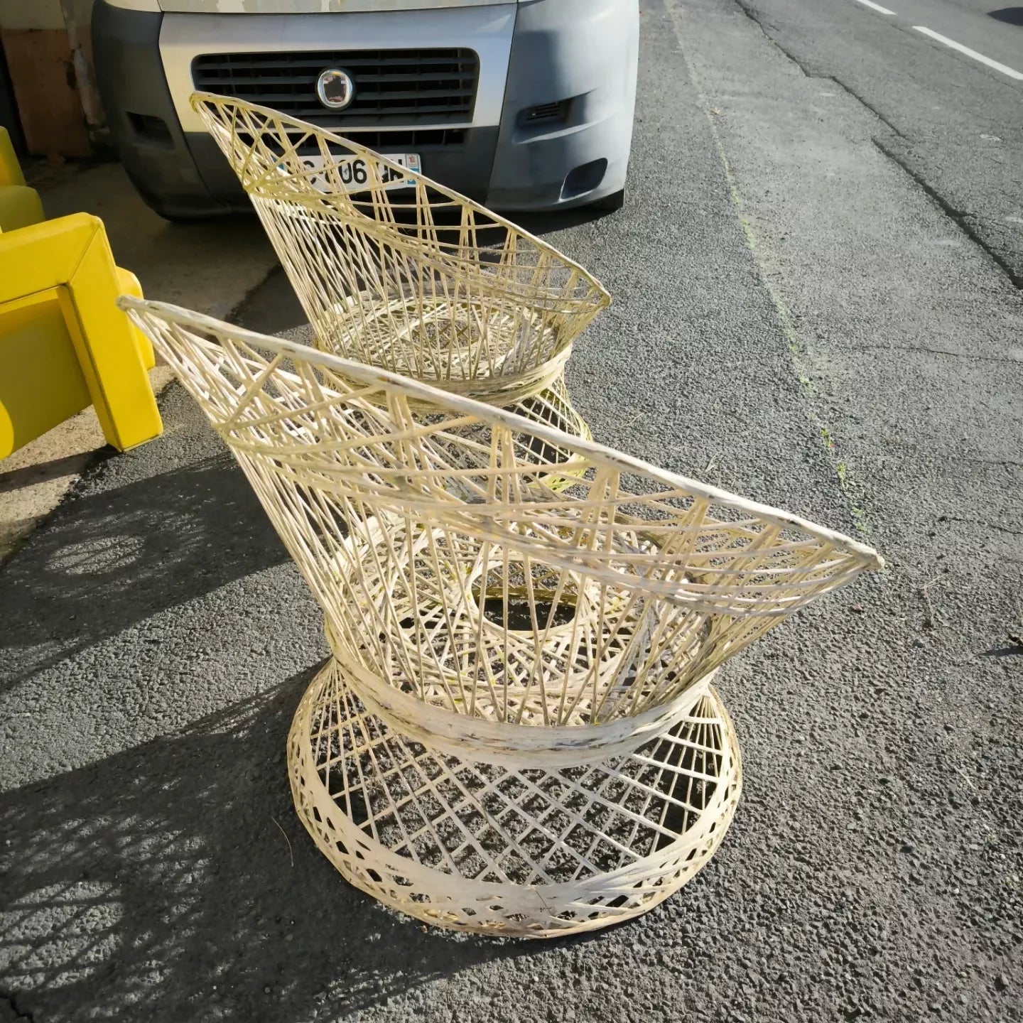 Paire de Fauteuils de Jardin Vintage en Fibre de Verre - Design Iconique - Ethic Atelier