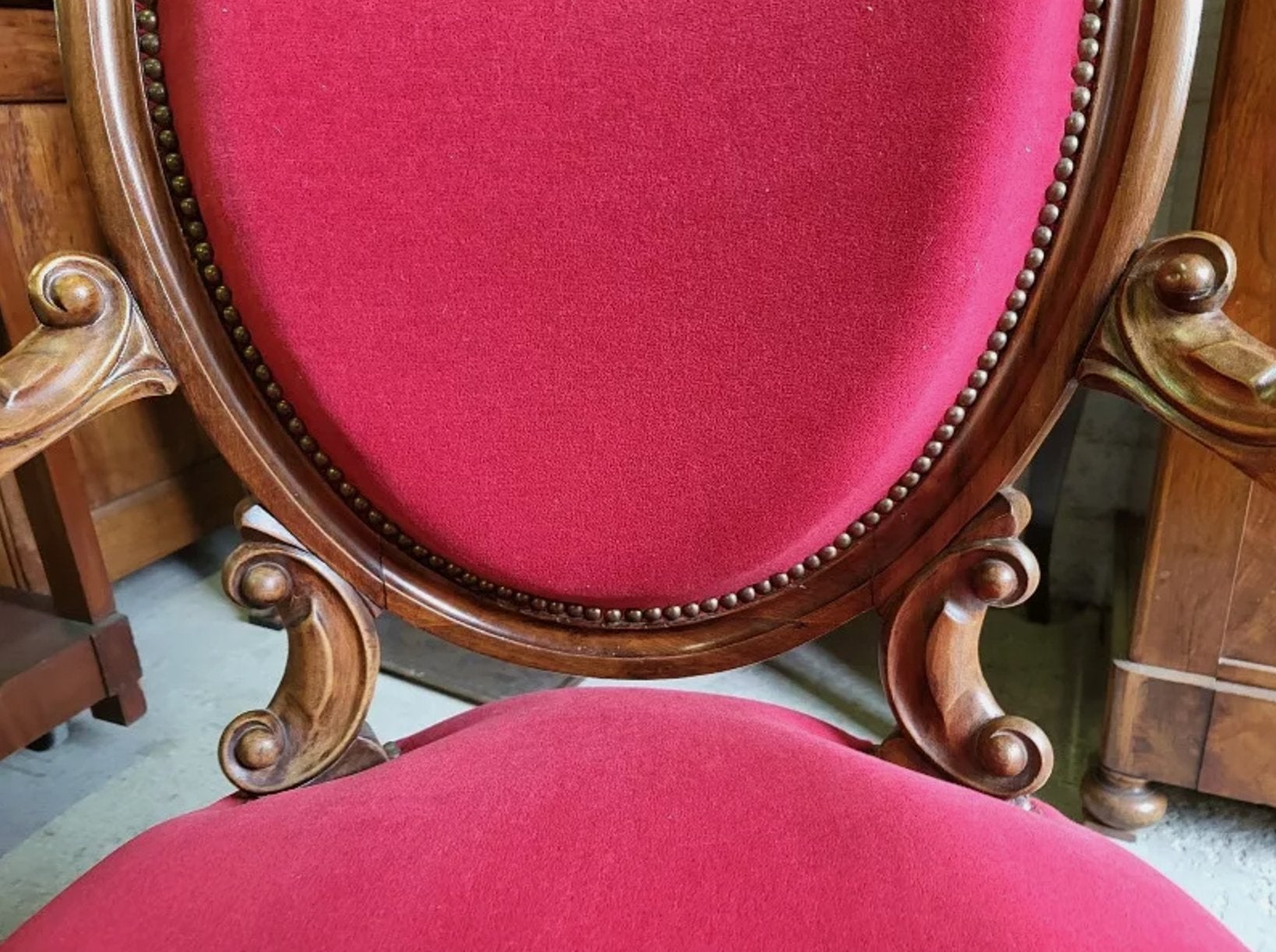 Paire de Fauteuils Louis Philippe à Médaillon Rouge - XIXe siècle - Ethic Atelier