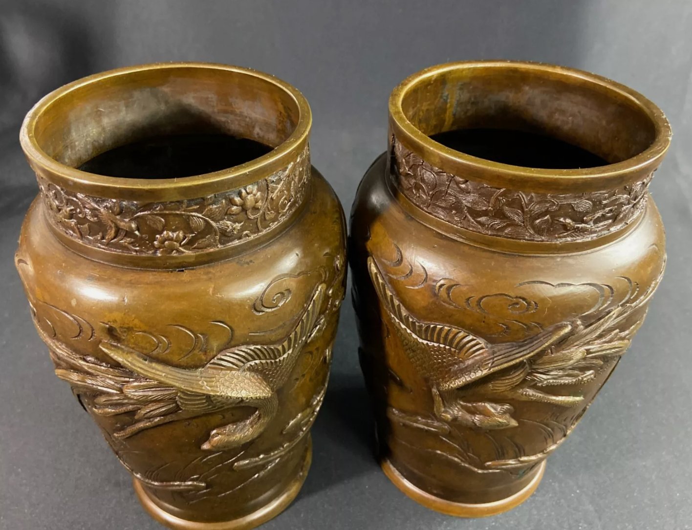 Paire de vases en bronze à décor d'oiseaux, époque Meiji - Ethic Atelier