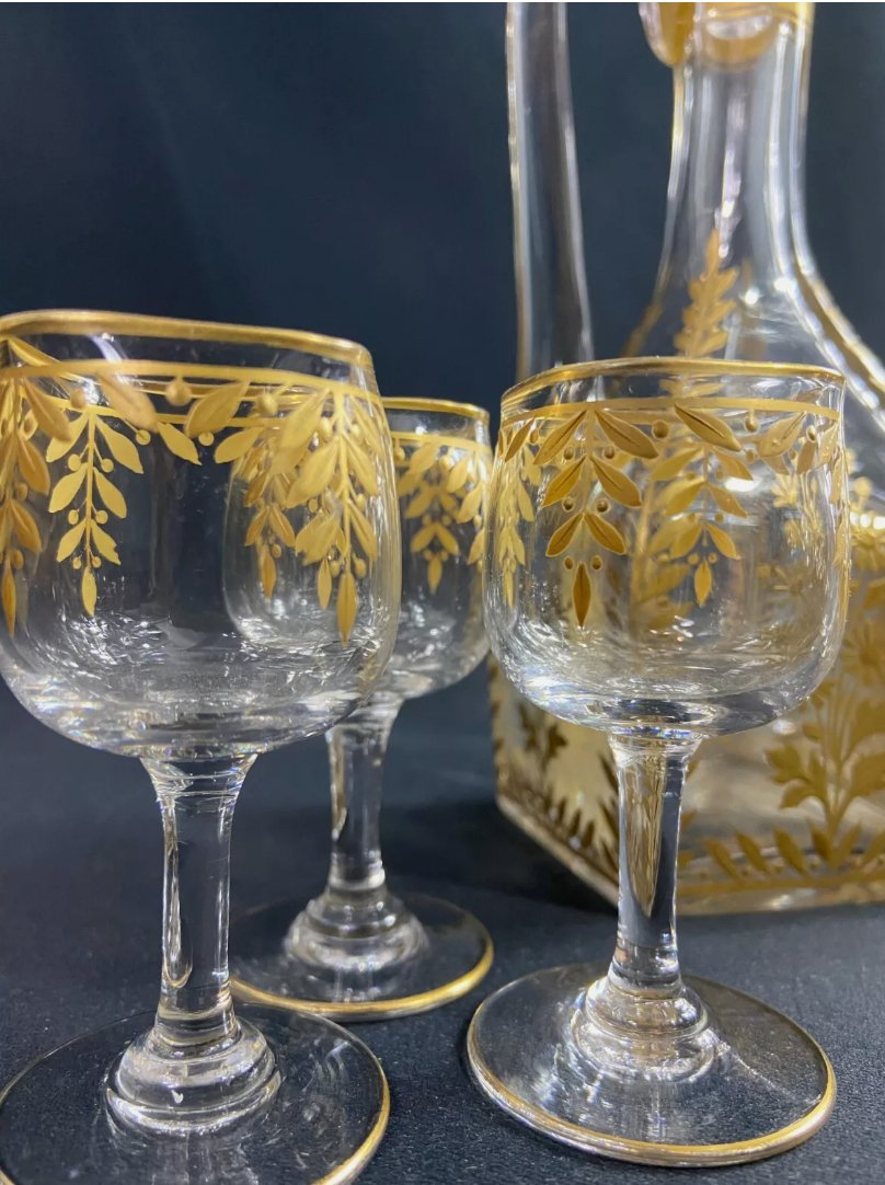 Service à Liqueur XIXe en Cristal Émaillé Or à Décor Végétal - Paire de Carafes et 6 Verres - Ethic Atelier