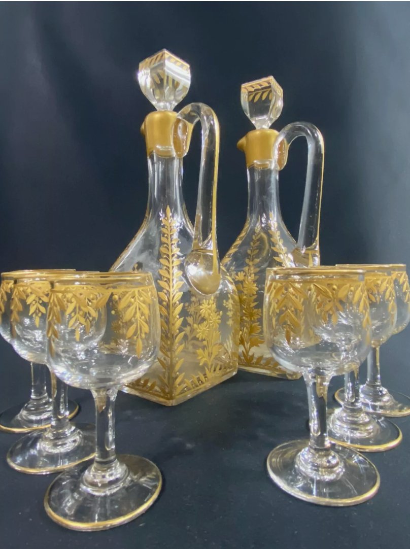 Service à Liqueur XIXe en Cristal Émaillé Or à Décor Végétal - Paire de Carafes et 6 Verres - Ethic Atelier