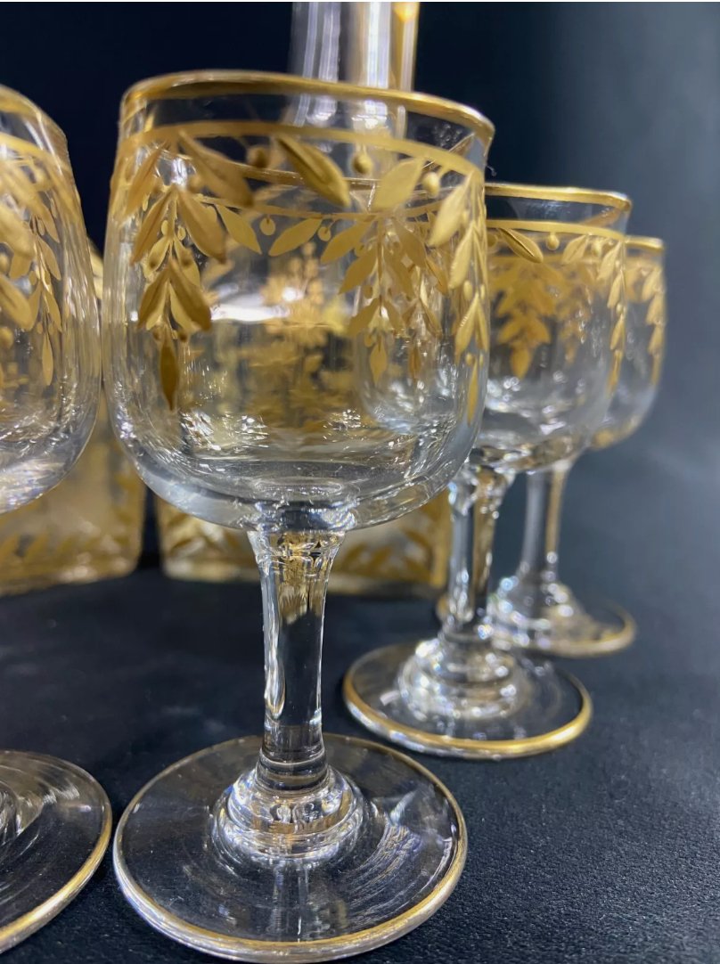 Service à Liqueur XIXe en Cristal Émaillé Or à Décor Végétal - Paire de Carafes et 6 Verres - Ethic Atelier